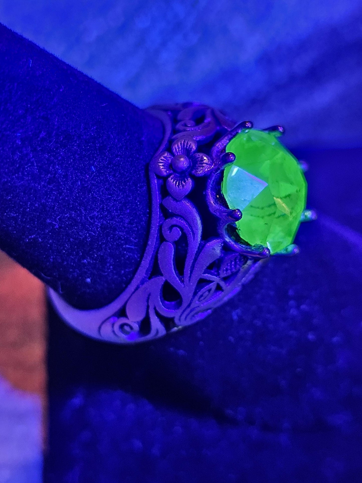 Uranium Glass Round cut Ring size 7. Antique style new Sterling Silver with a vintage Uranium glass stone that glows under black/UV light