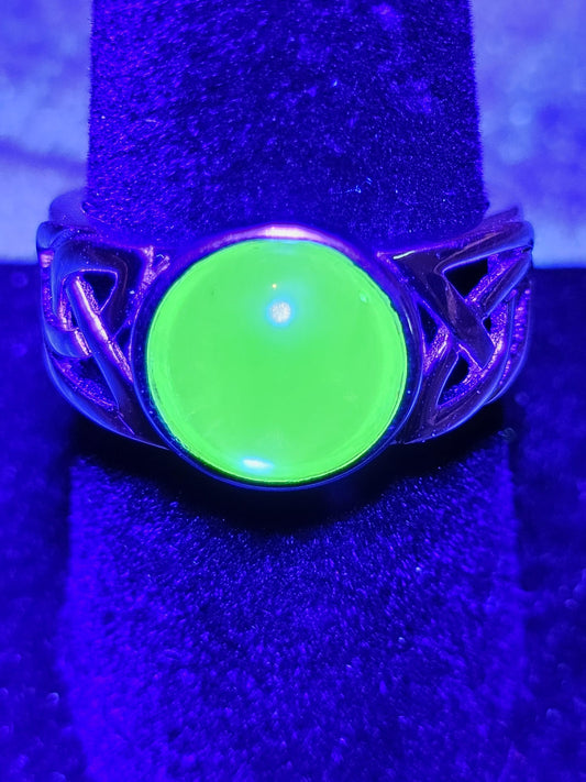 Uranium Glass Men's Ring Celtic Knot in size 8.5 to 11. New Sterling Silver with vintage Uranium glass stone that glows under black/UV light