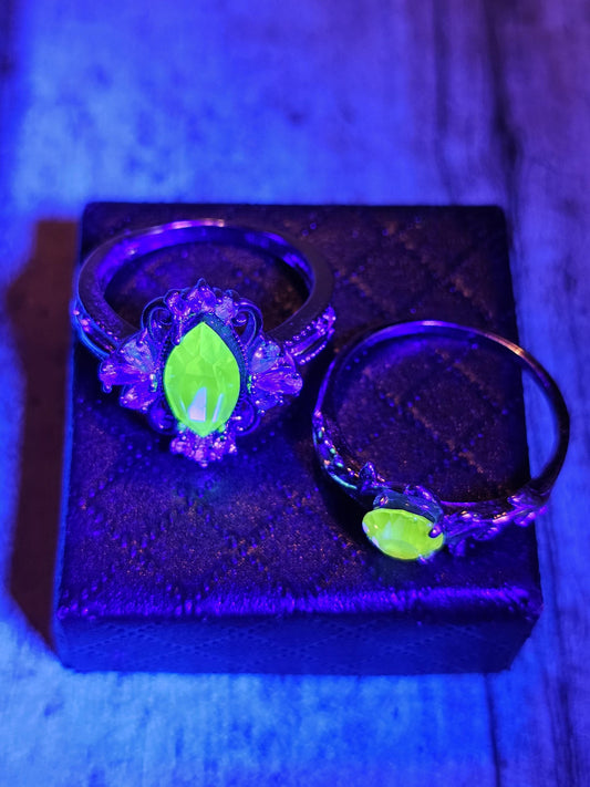 Uranium Glass Rings various sizes READ  DESCRIPTION!!!! Sterling Silver with vintage Uranium glass stones that glow under black / UV light