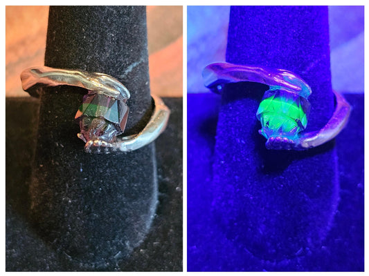 Uranium Glass Hug Ring size 9.5 in Sterling Silver with a vintage  Uranium glass bead that glows under black / UV light