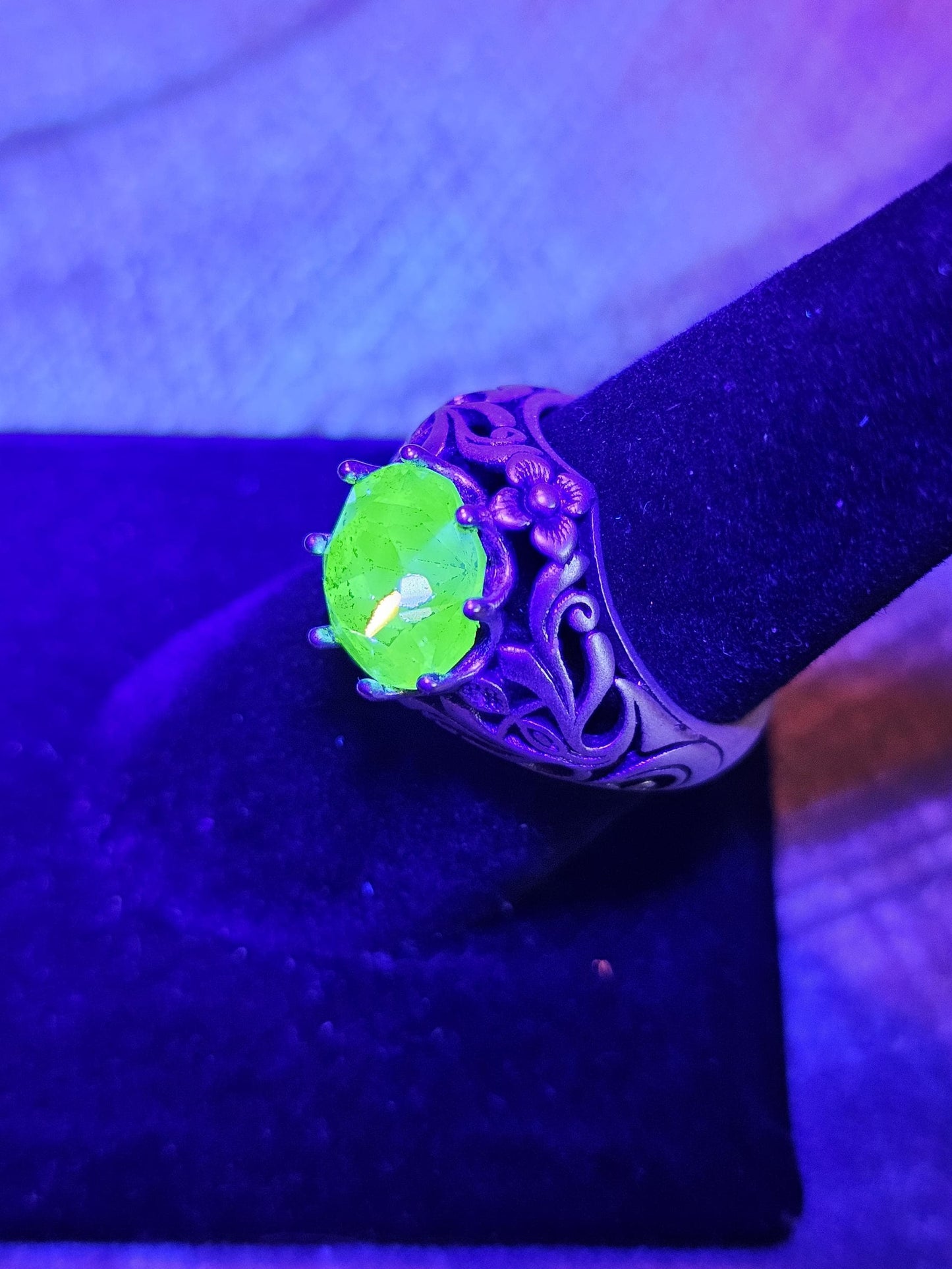 Uranium Glass Round cut Ring size 7. Antique style new Sterling Silver with a vintage Uranium glass stone that glows under black/UV light