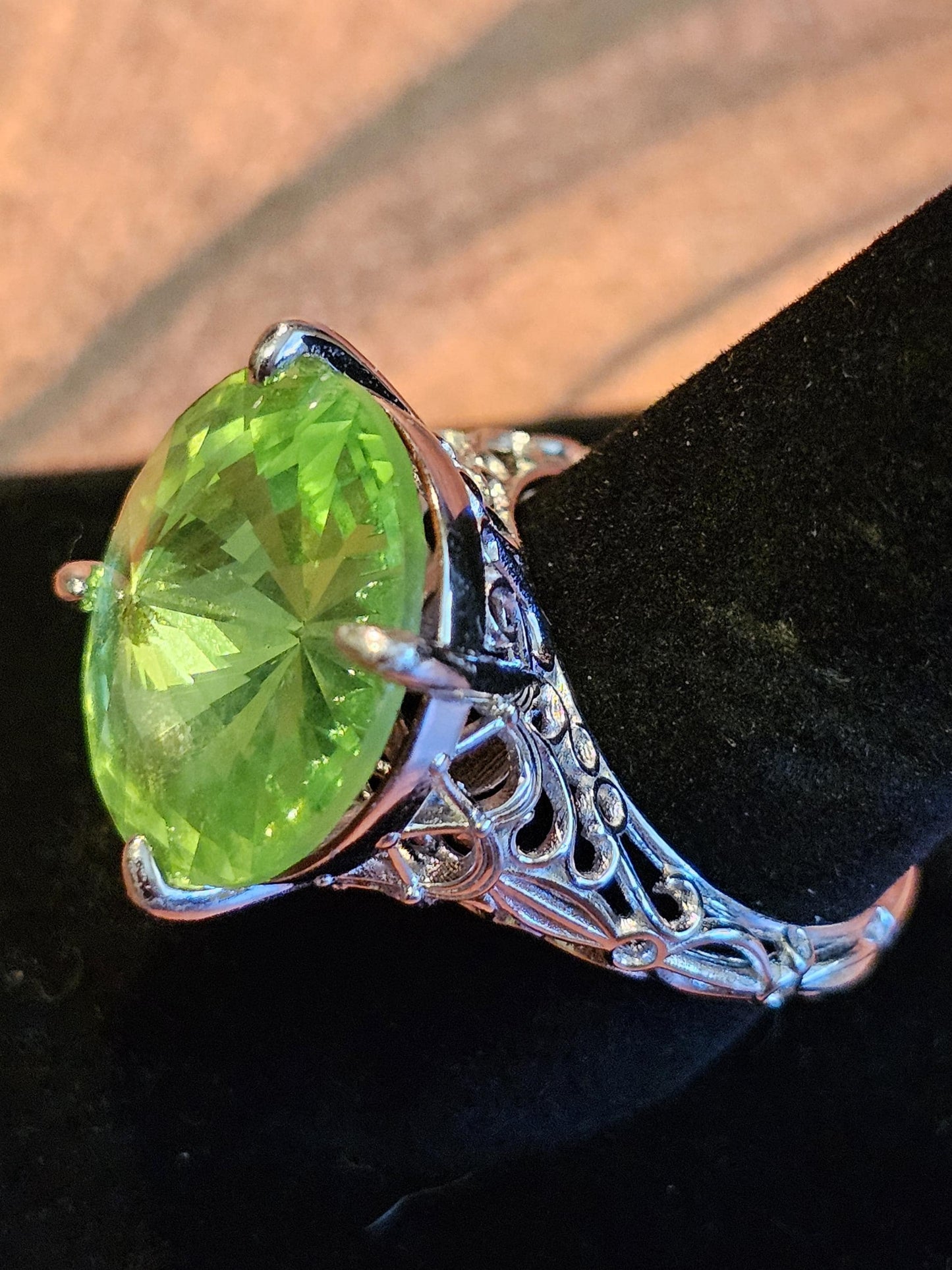 Uranium Glass Round cut Ring size 9.5 with a large 18 mm vintage Uranium glass Rivolis style Round cut stone that glows under black/UV light