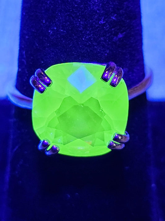 Uranium Glass Cushion cut Solitaire style Ring in size 7.5 with a rare 12 mm vintage Uranium glass stone that glows under black / UV light