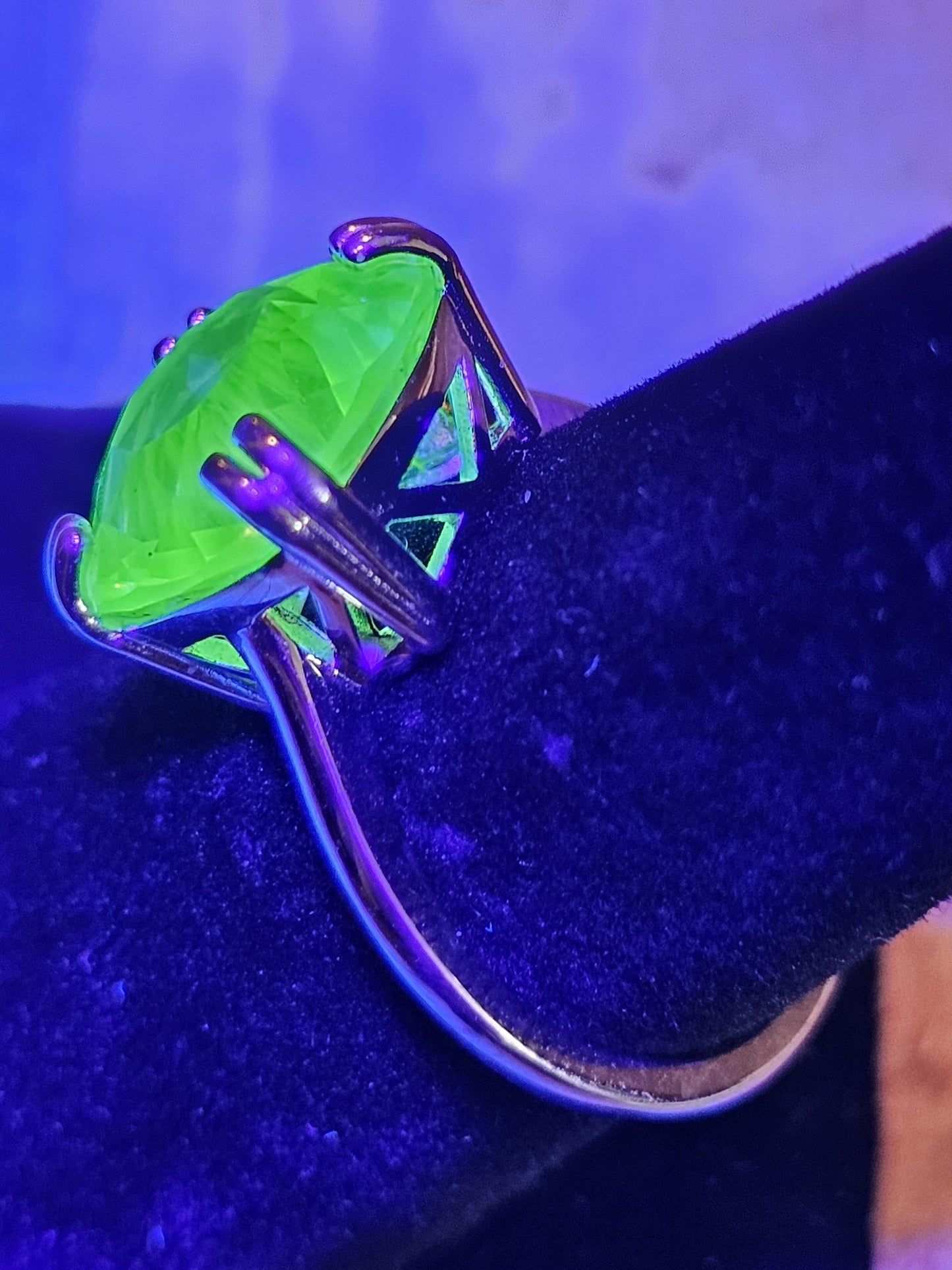 Uranium Glass Cushion cut Solitaire style Ring in size 7.5 with a rare 12 mm vintage Uranium glass stone that glows under black / UV light