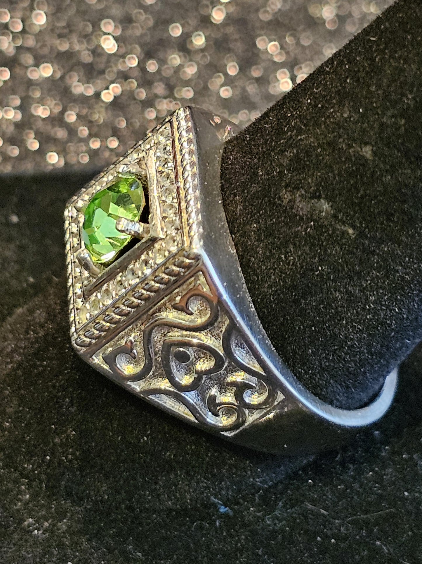 Uranium Glass Men's Ring size 10.5 new Sterling Silver with a vintage Round cut Uranium glass stone that glows under black / UV light