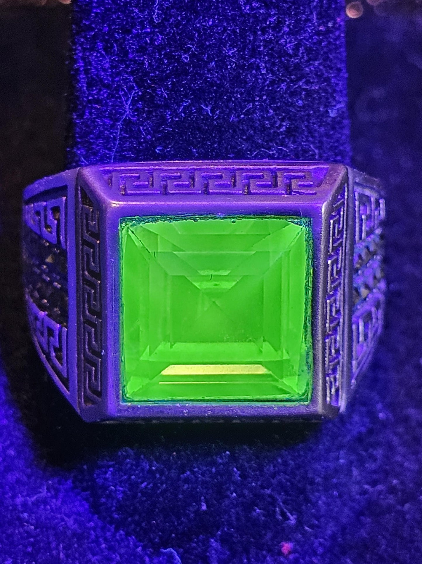 Uranium Glass Men's Ring READ DESCRIPTION new Sterling Silver Adjustable with 10x10 mm vintage Uranium glass glows under black / UV light