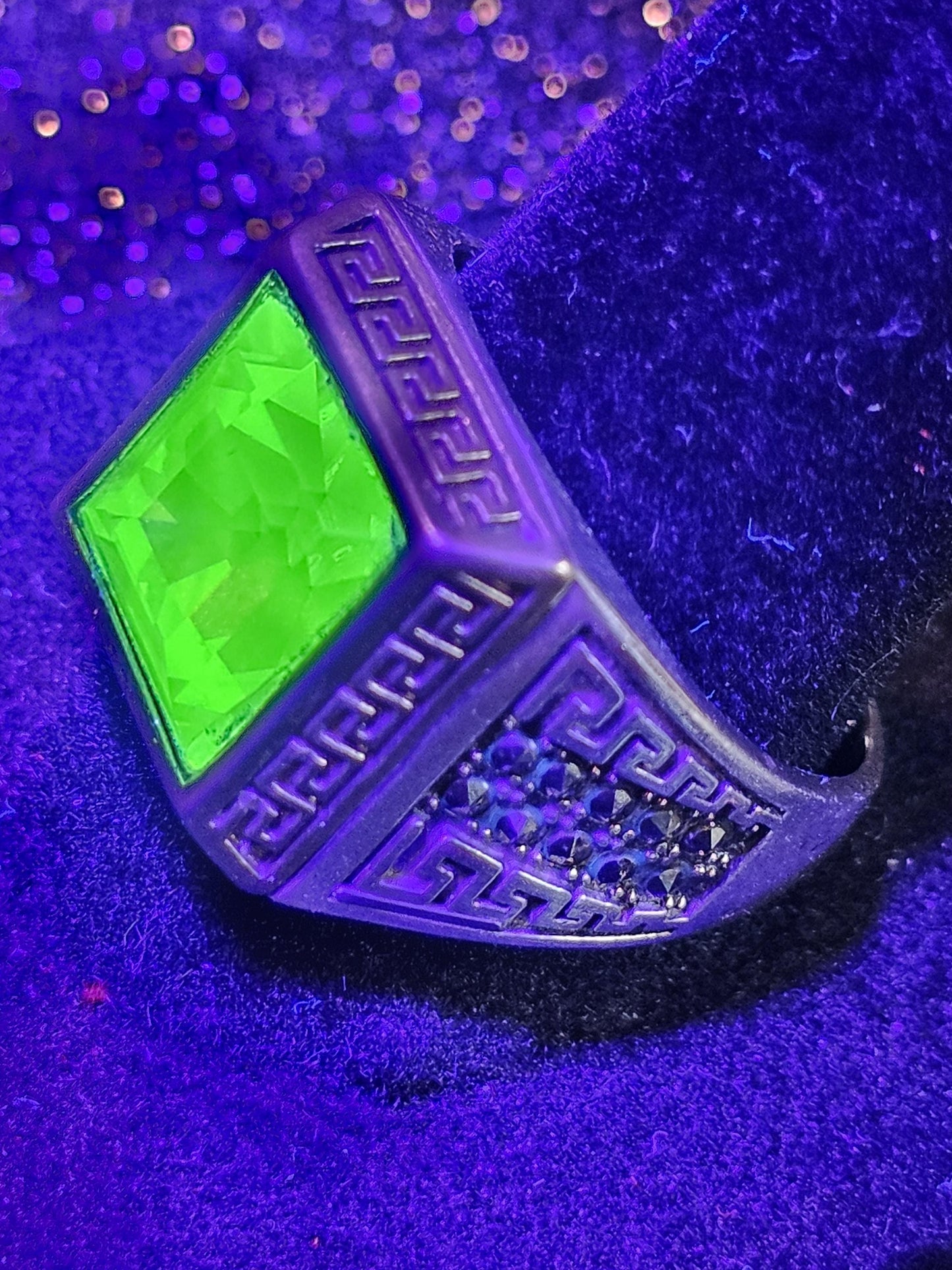 Uranium Glass Men's Ring READ DESCRIPTION new Sterling Silver Adjustable with 10x10 mm vintage Uranium glass glows under black / UV light