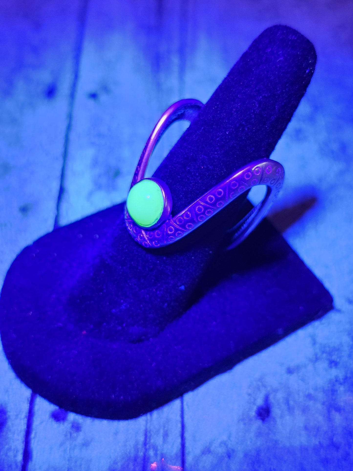 Uranium Glass Adjustable Ring  in new Sterling Silver very unique design with a vintage Uranium glass stone glows under black / UV light