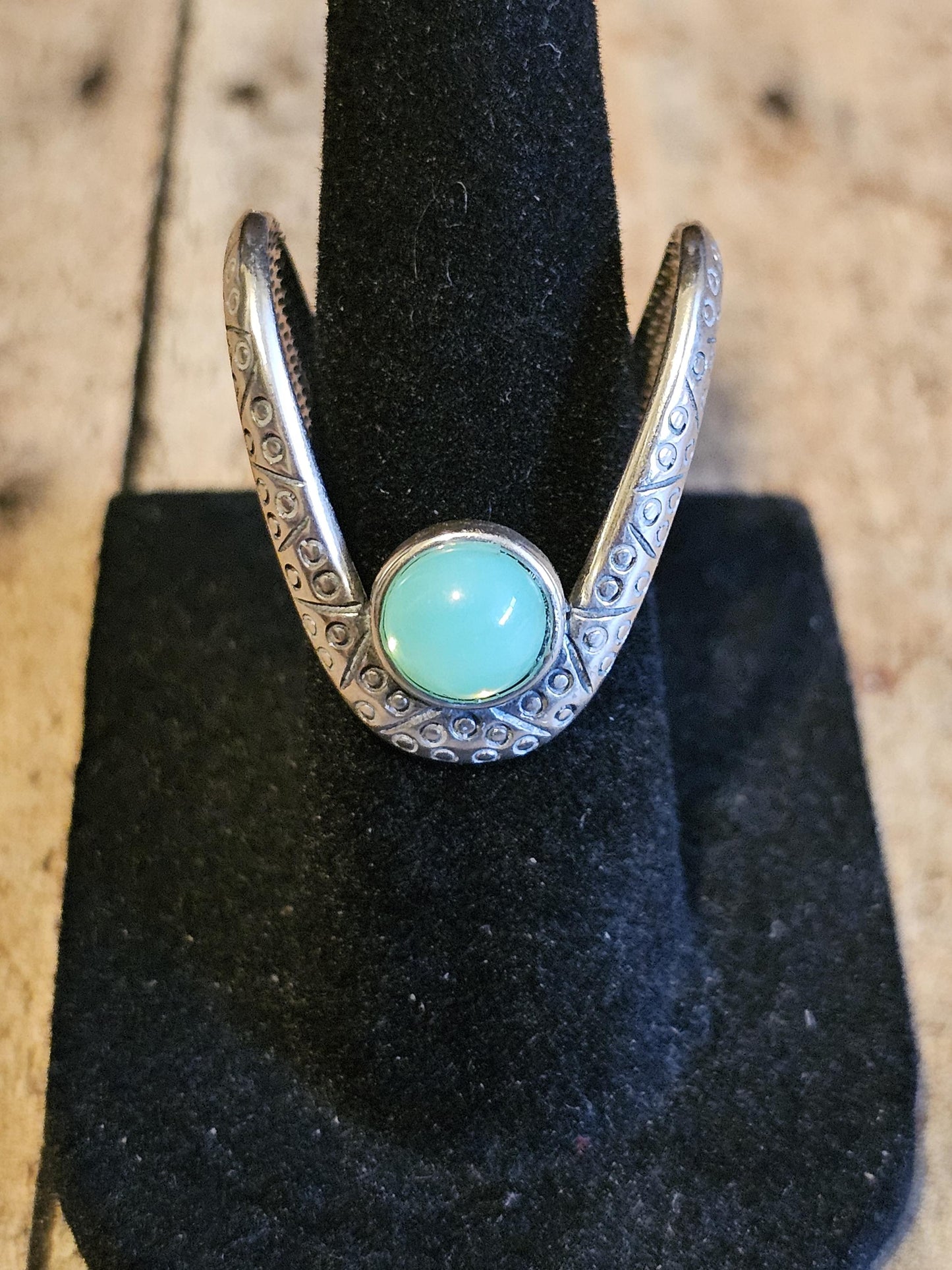 Uranium Glass Adjustable Ring  in new Sterling Silver very unique design with a vintage Uranium glass stone glows under black / UV light