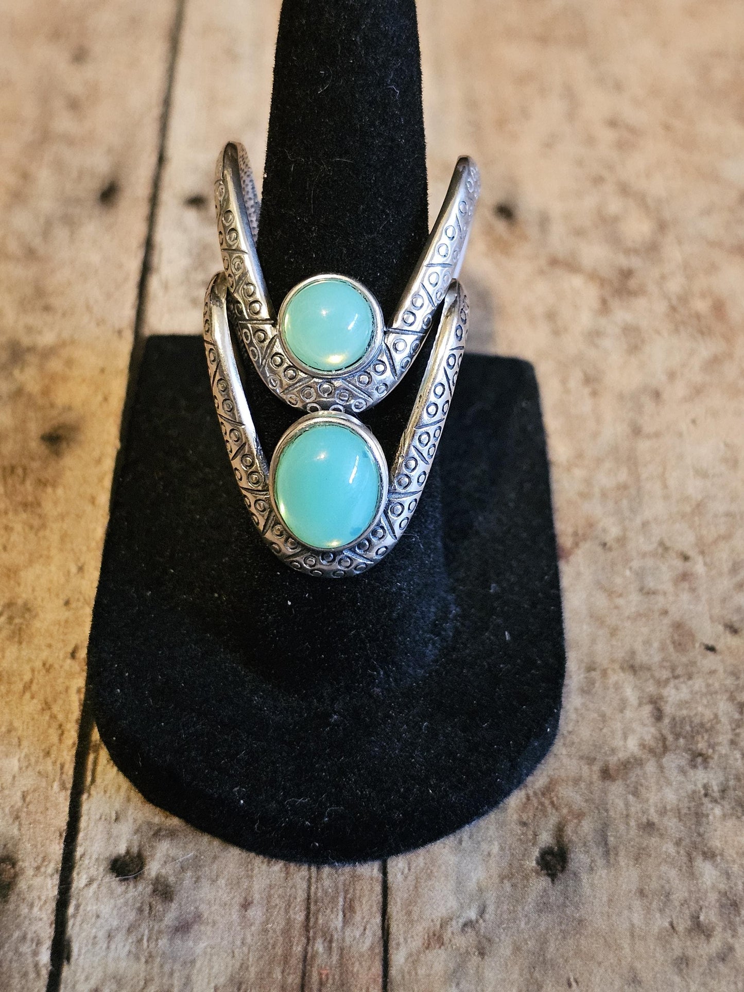 Uranium Glass Adjustable Ring  in new Sterling Silver very unique design with a vintage Uranium glass stone glows under black / UV light