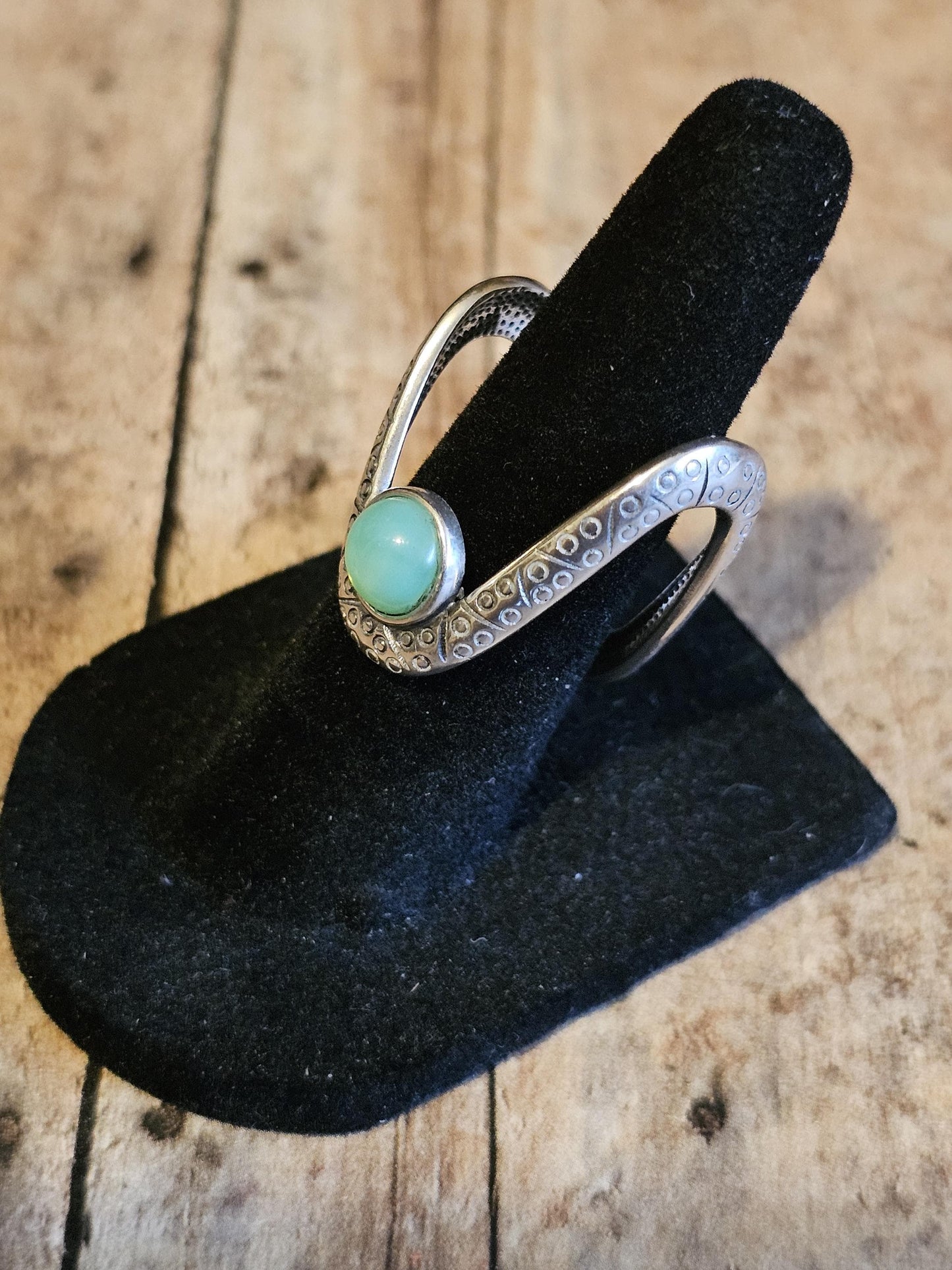 Uranium Glass Adjustable Ring  in new Sterling Silver very unique design with a vintage Uranium glass stone glows under black / UV light