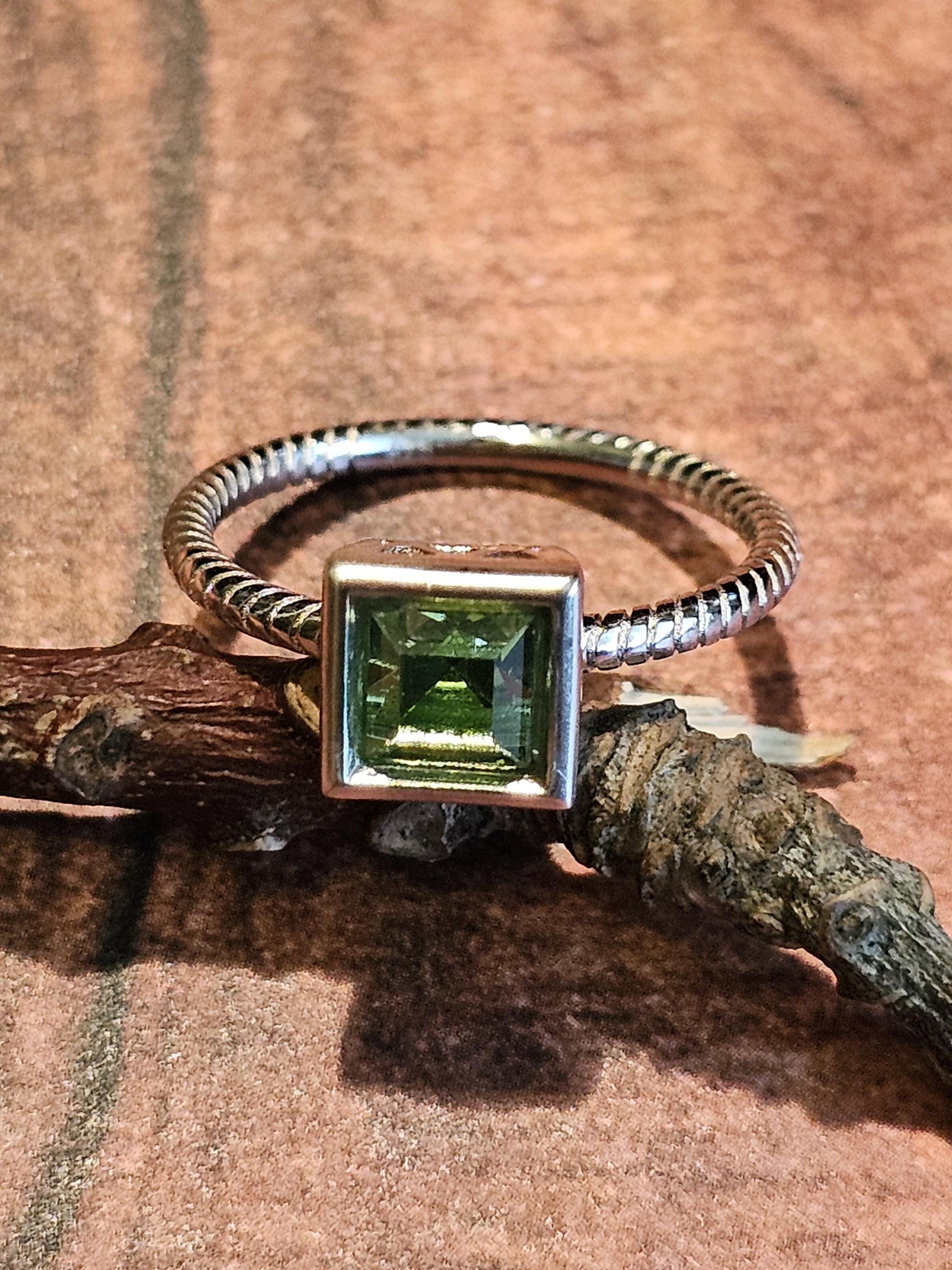 Uranium Glass Princess cut Ring size 7 new Sterling Silver with a vintage 6mm Uranium glass Square cut stone that glows under black/UV light