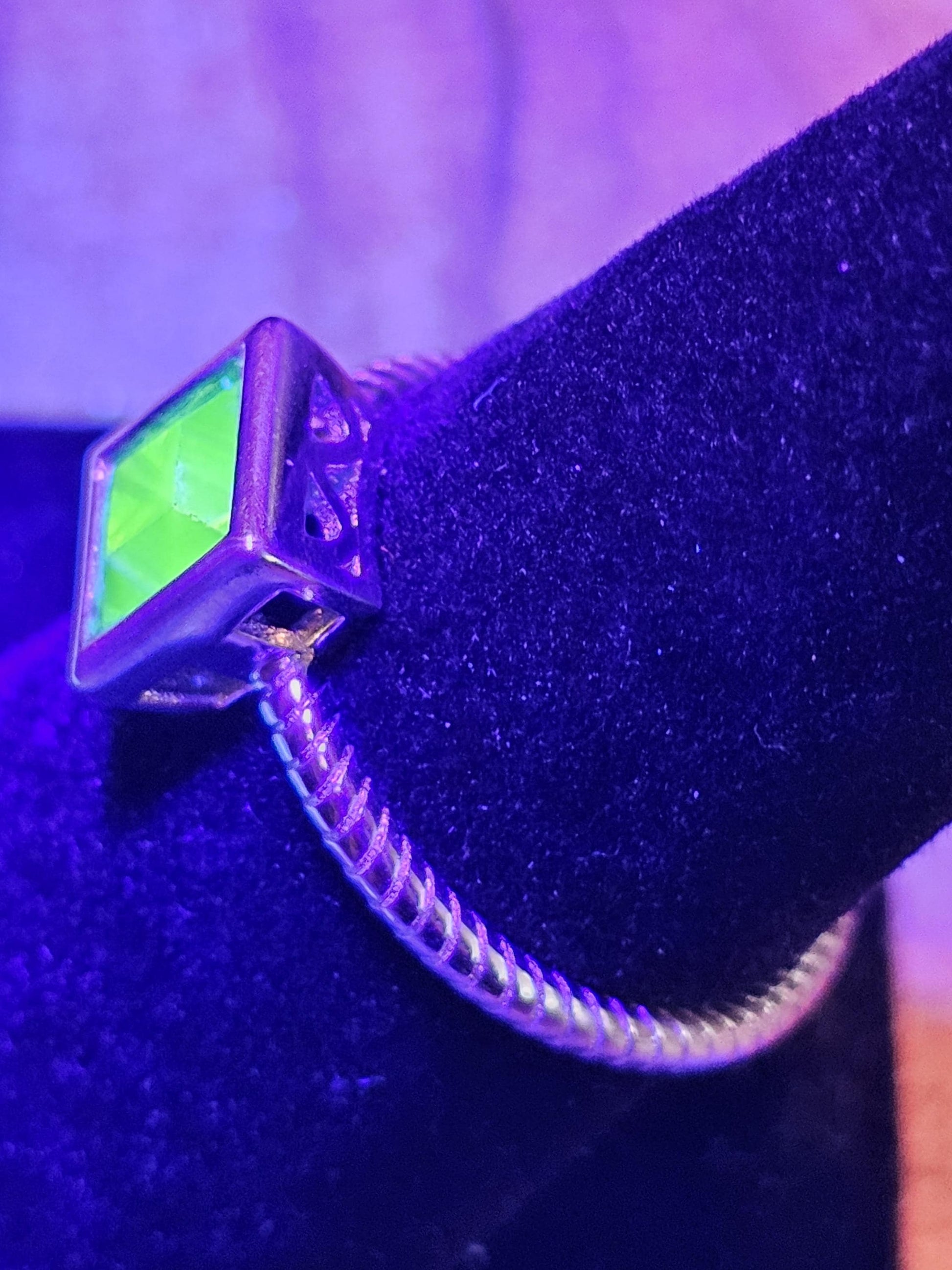 Uranium Glass Princess cut Ring size 7 new Sterling Silver with a vintage 6mm Uranium glass Square cut stone that glows under black/UV light