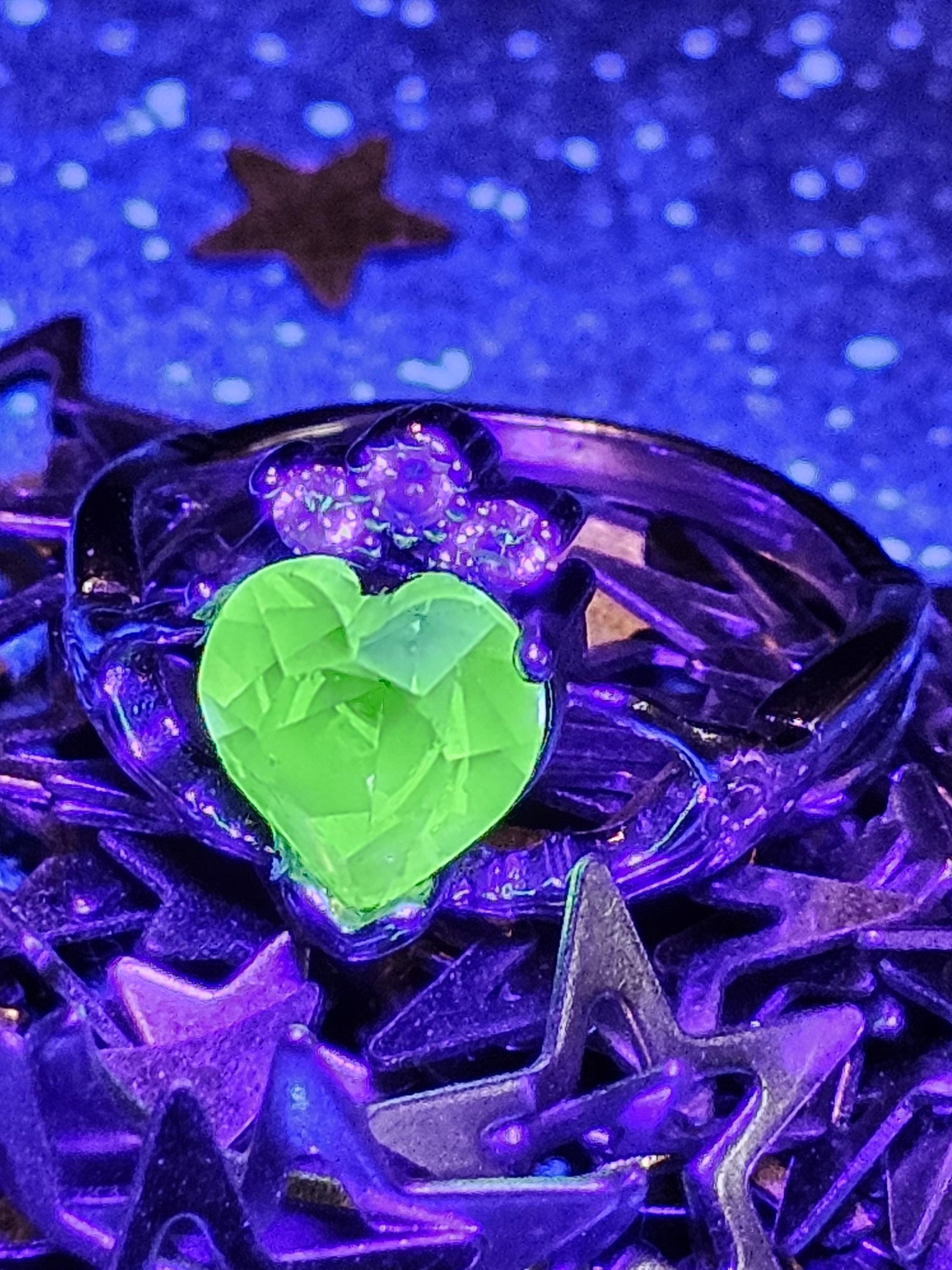 Uranium Glass Heart cut Claddagh Ring in size 7 new Silver plated with a vintage Uranium glass stone that glows under black/UV light