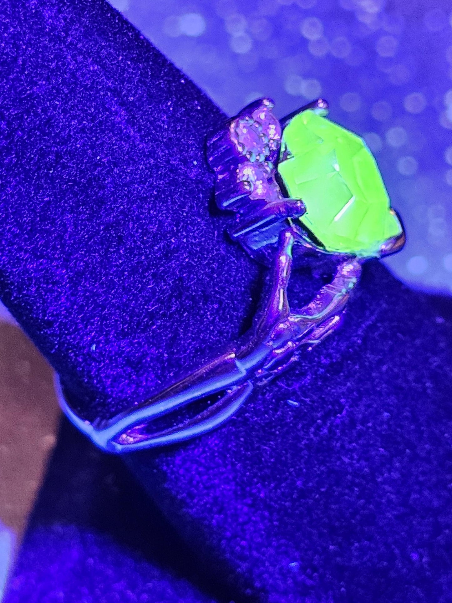 Uranium Glass Heart cut Claddagh Ring in size 7 new Silver plated with a vintage Uranium glass stone that glows under black/UV light