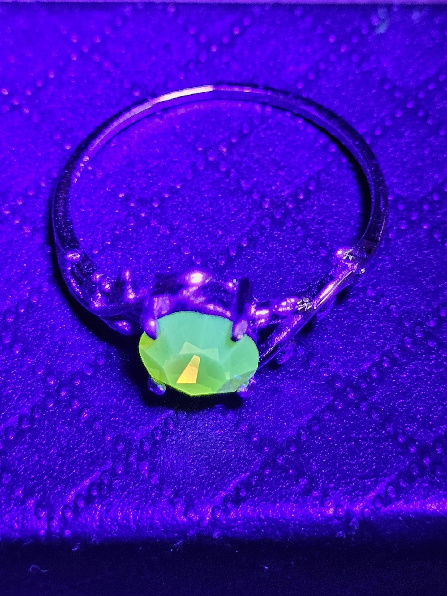 Uranium Glass Round cut Ring size 9 in new Sterling Silver with vintage Yellow Uranium glass stone that glows under black / UV light