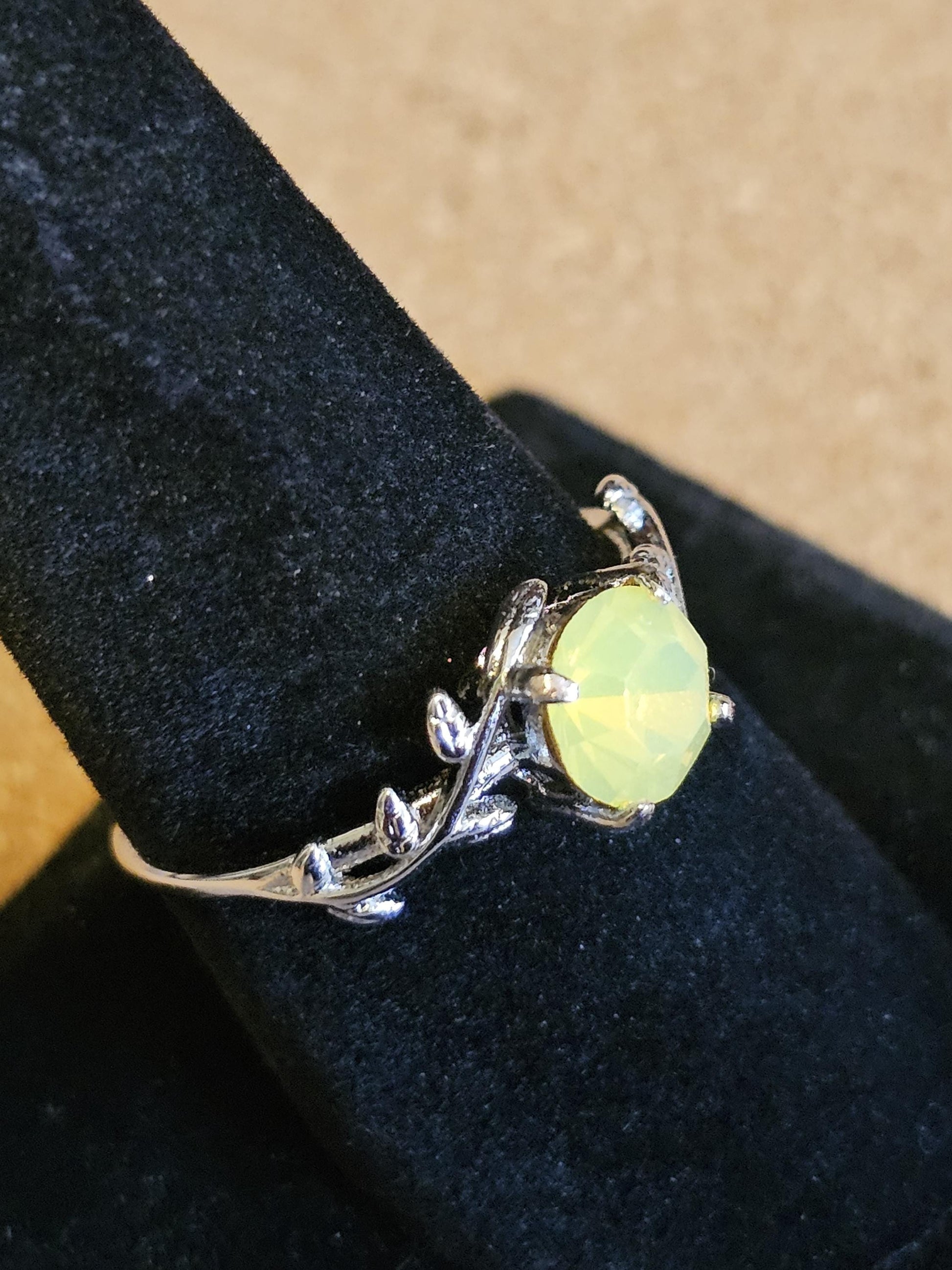 Uranium Glass Round cut Ring size 9 in new Sterling Silver with vintage Yellow Uranium glass stone that glows under black / UV light