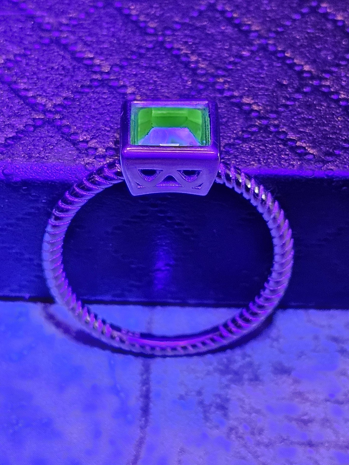 Uranium Glass Princess cut Ring size 7 new Sterling Silver with a vintage 6mm Uranium glass Square cut stone that glows under black/UV light