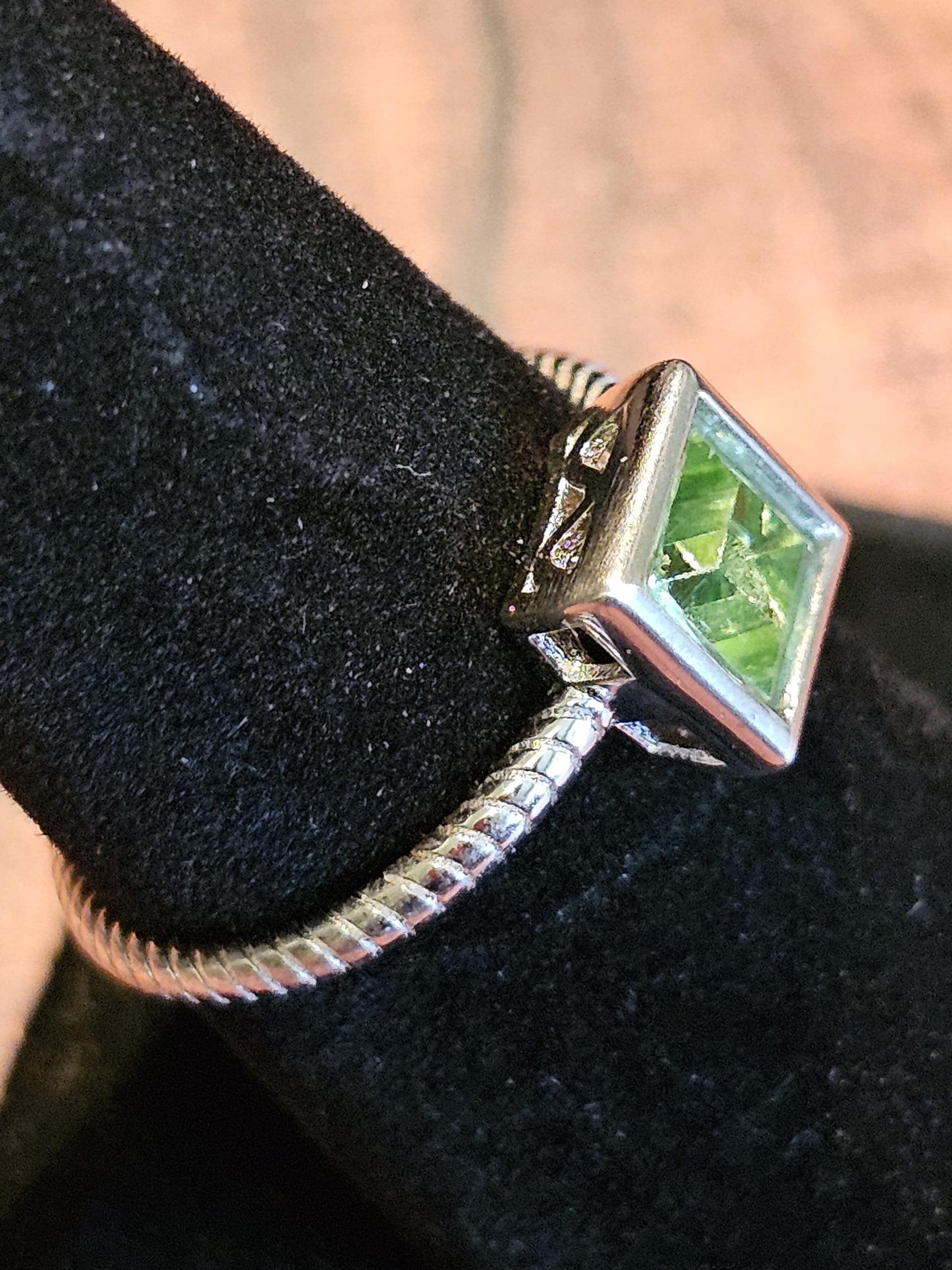Uranium Glass Princess cut Ring size 7 new Sterling Silver with a vintage 6mm Uranium glass Square cut stone that glows under black/UV light