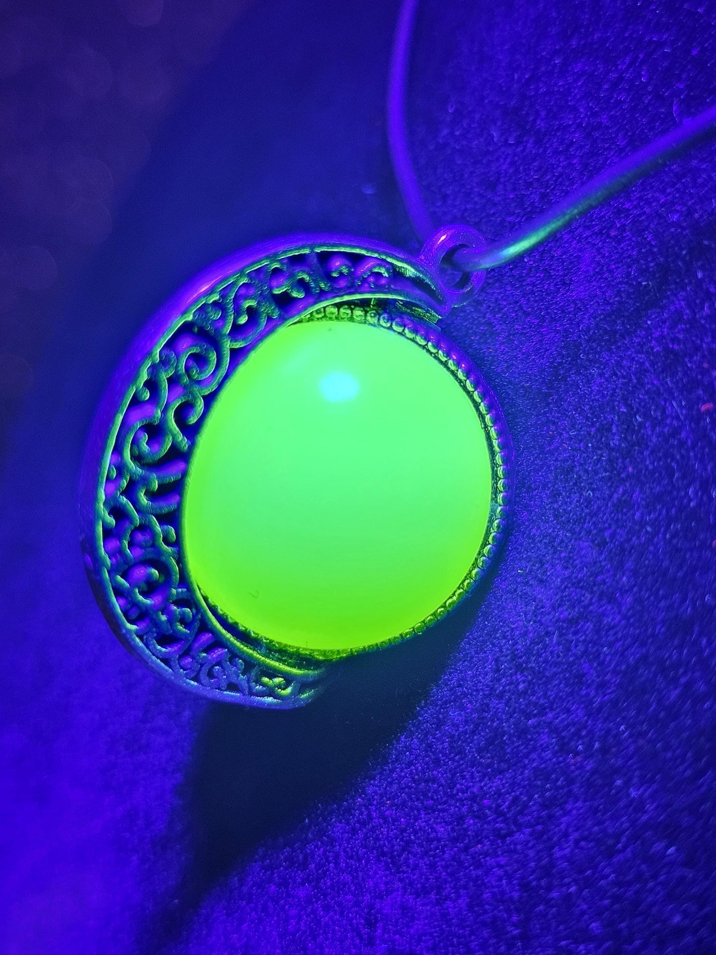 Uranium Glass "Moon" Pendant new Zinc alloy with two vintage 18 mm round cut Uranium Glass Cabochon stones that glow under black / UV light
