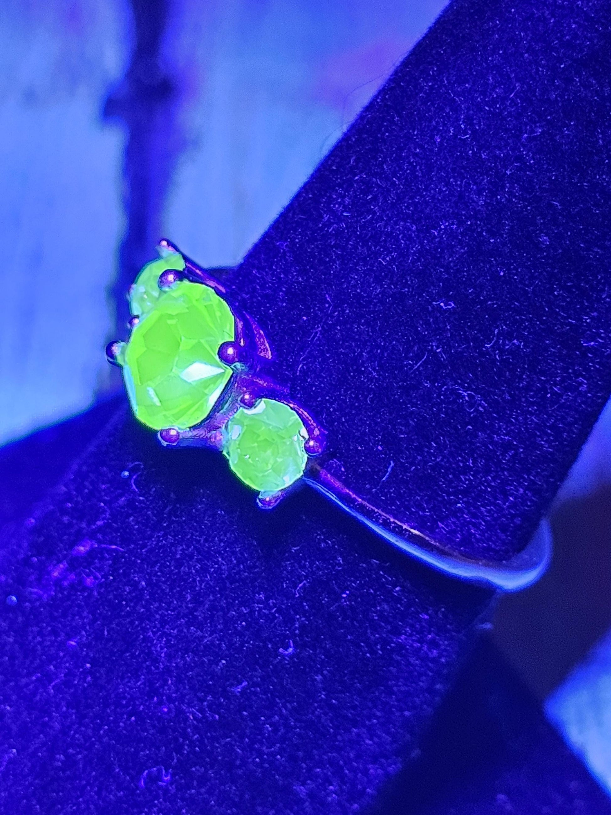 Uranium Glass Round cut Ring size 6, 7, 8, 9, or 10 new Sterling Silver with 3 vintage Uranium glass stones that glows under black/UV light