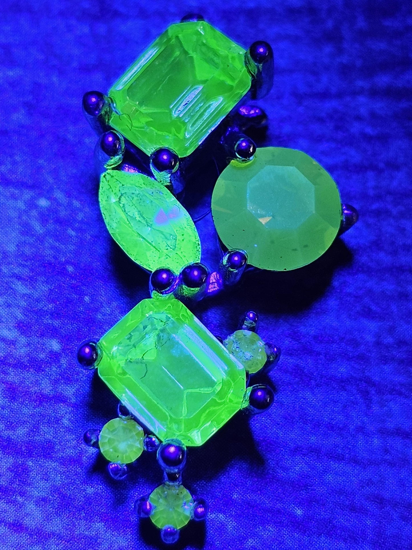 Uranium Glass Pendant in new Sterling Silver READ DESCRIPTION with multiple vintage Uranium glass stones that glows under black / UV light