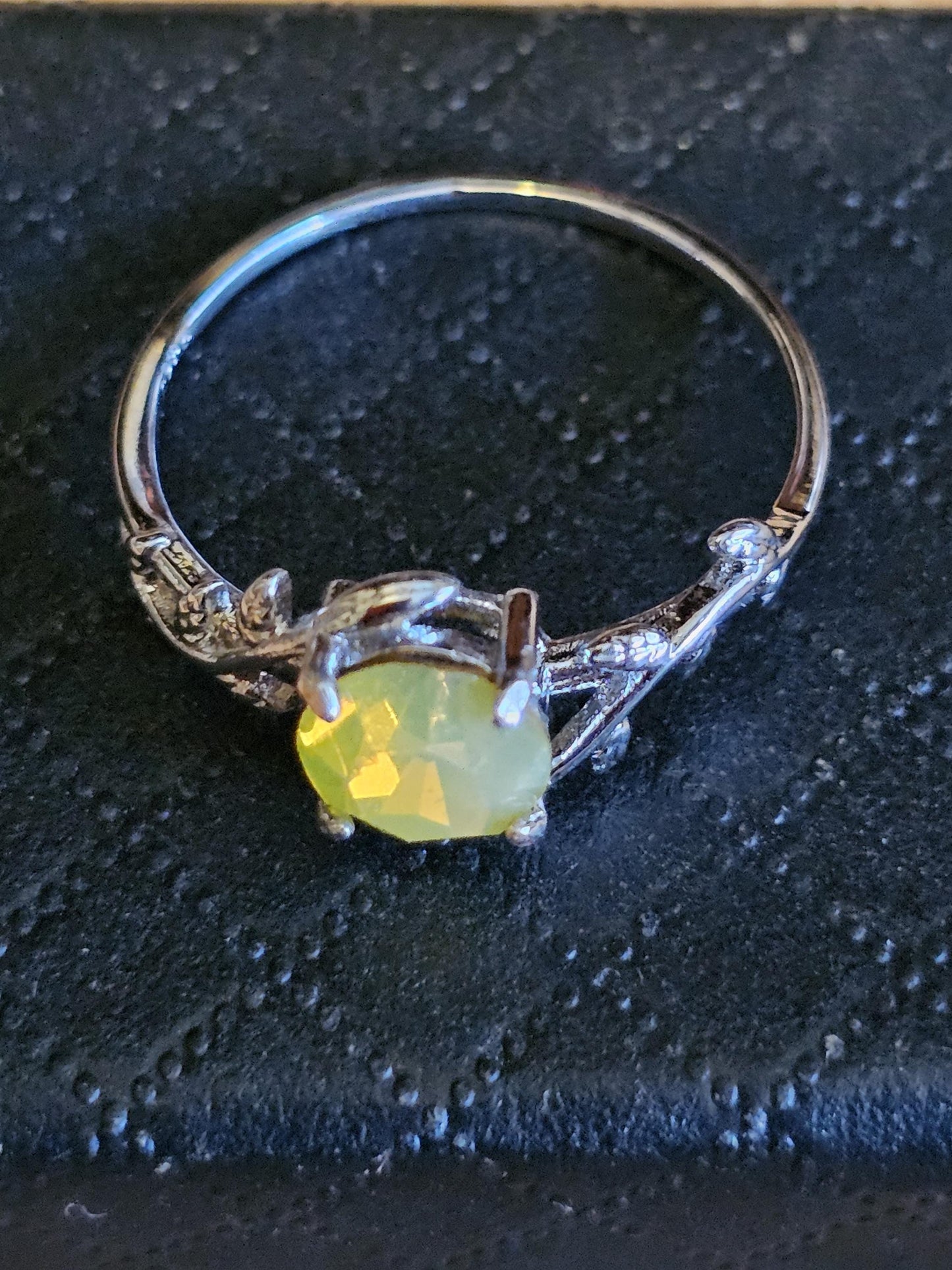 Uranium Glass Round cut Ring size 9 in new Sterling Silver with vintage Yellow Uranium glass stone that glows under black / UV light