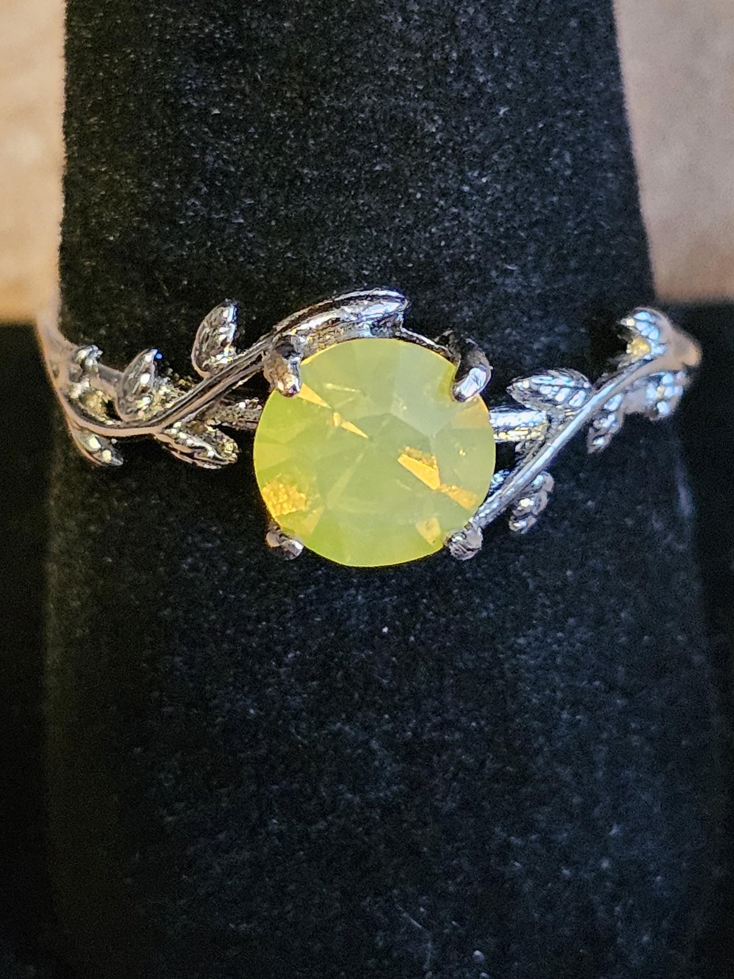 Uranium Glass Round cut Ring size 9 in new Sterling Silver with vintage Yellow Uranium glass stone that glows under black / UV light
