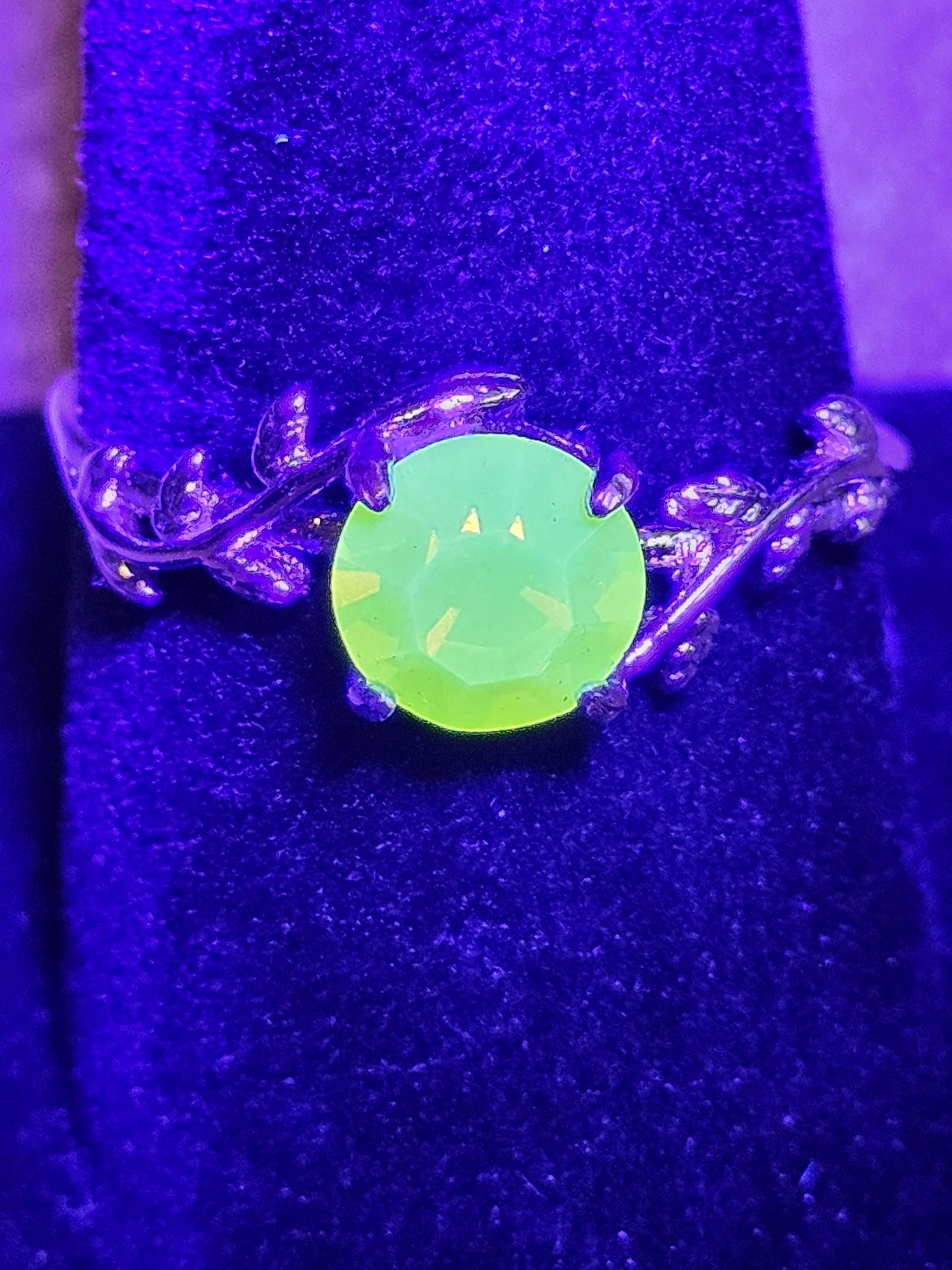 Uranium Glass Round cut Ring size 9 in new Sterling Silver with vintage Yellow Uranium glass stone that glows under black / UV light