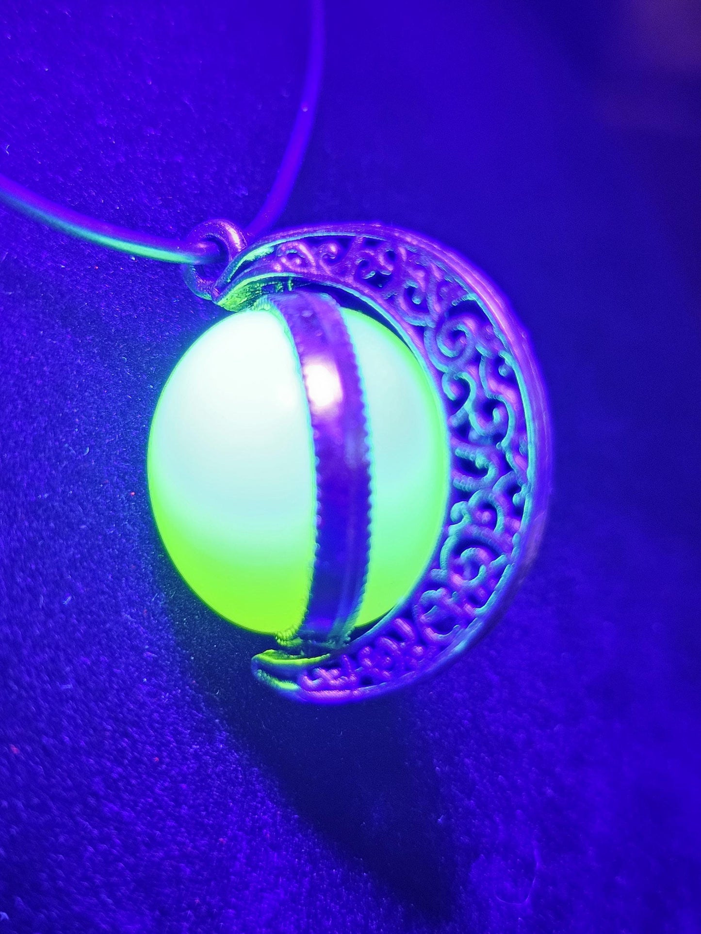 Uranium Glass "Moon" Pendant new Zinc alloy with two vintage 18 mm round cut Uranium Glass Cabochon stones that glow under black / UV light