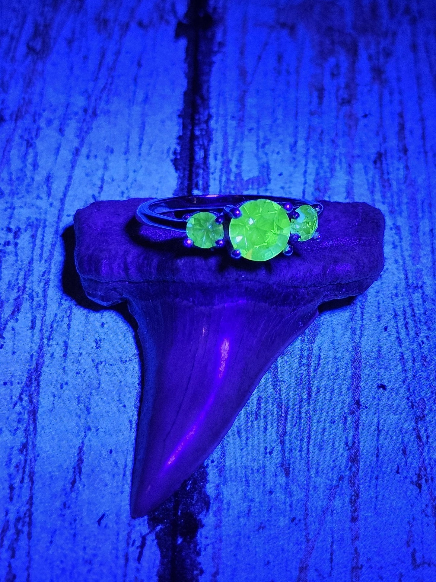 Uranium Glass Round cut Ring size 6, 7, 8, 9, or 10 new Sterling Silver with 3 vintage Uranium glass stones that glows under black/UV light