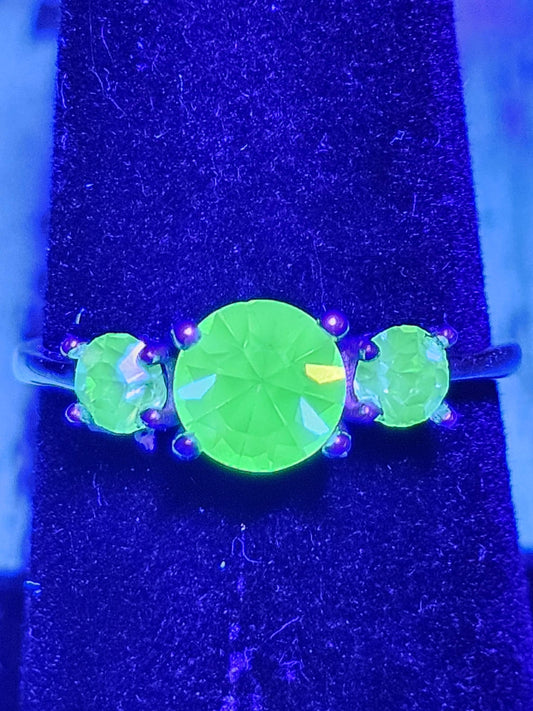 Uranium Glass Round cut Ring size 6, 7, 8, 9, or 10 new Sterling Silver with 3 vintage Uranium glass stones that glows under black/UV light