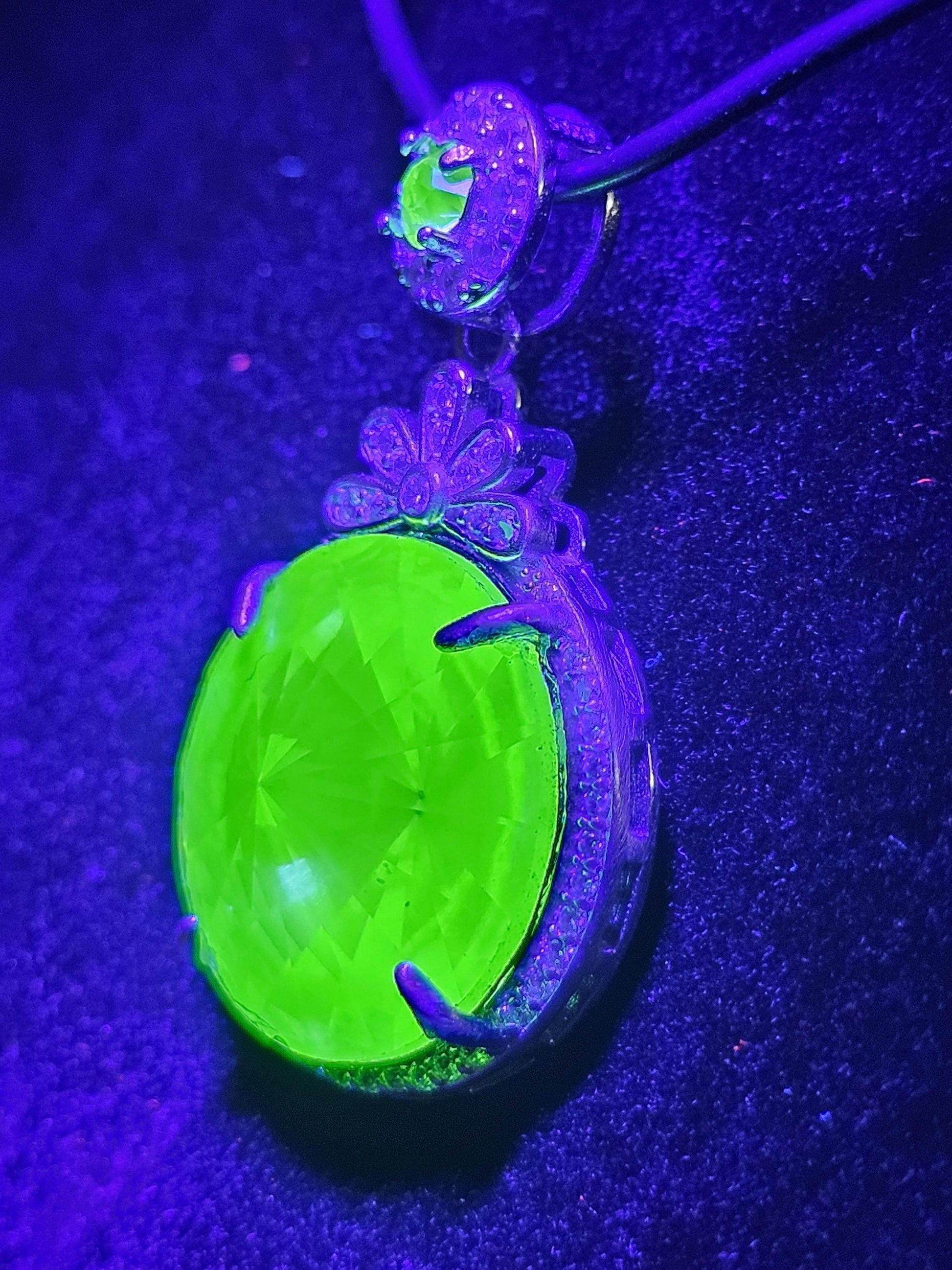 Uranium Glass Pendant new Sterling Silver with a vintage 18 mm Rivolis round cut Uranium Glass stone that glows under black / UV light