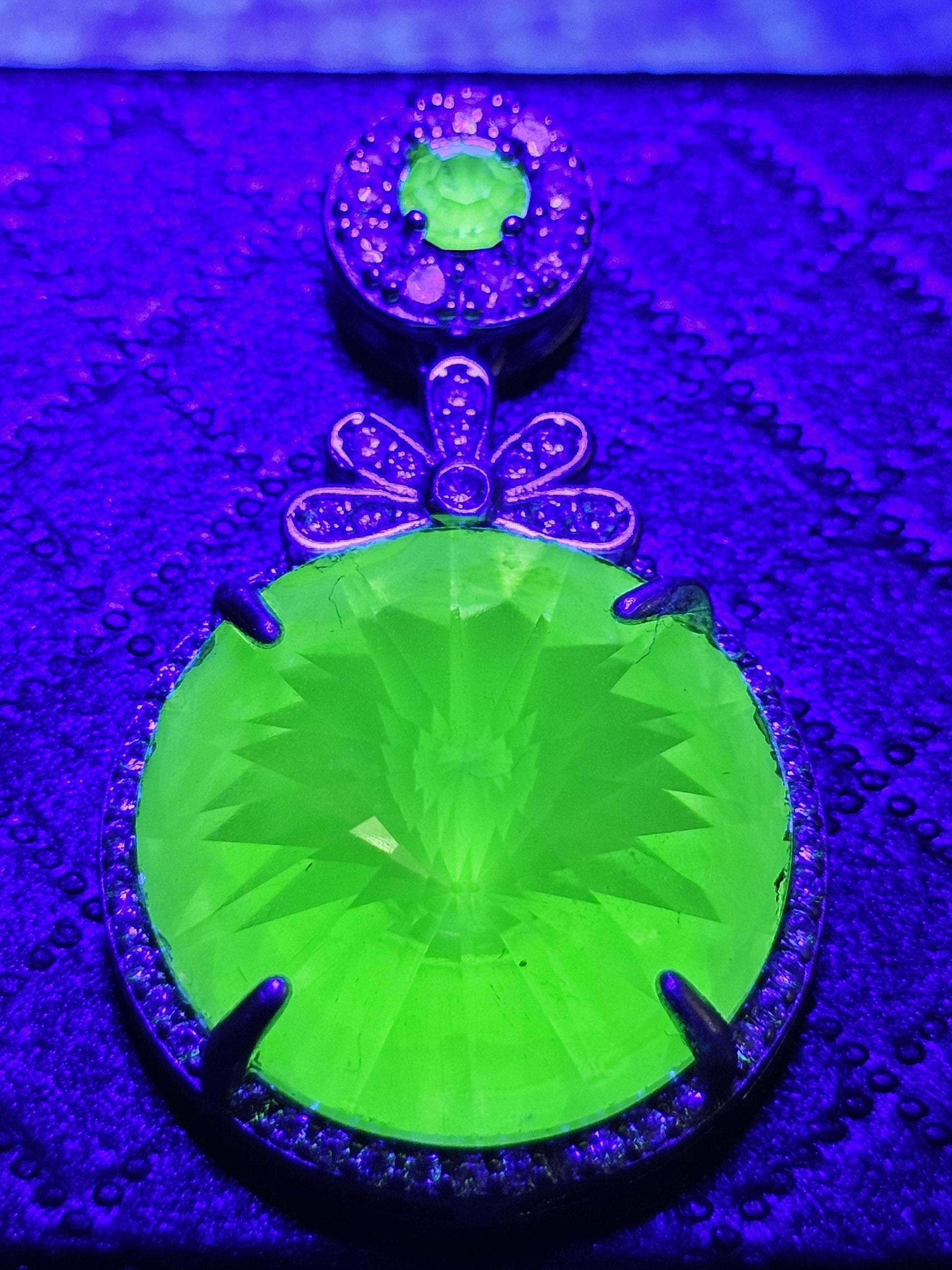 Uranium Glass Pendant new Sterling Silver with a vintage 18 mm Rivolis round cut Uranium Glass stone that glows under black / UV light