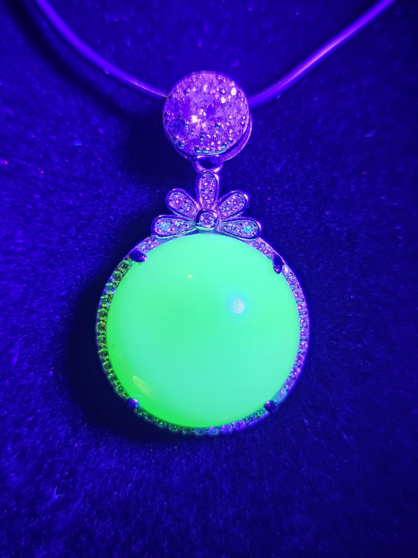 Uranium Glass Pendant new Sterling Silver with large vintage 18 mm cabachon round cut Uranium Glass stone that glows under black / UV light