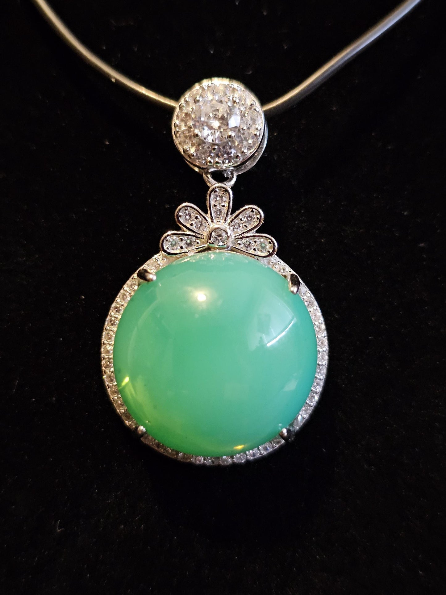 Uranium Glass Pendant new Sterling Silver with large vintage 18 mm cabachon round cut Uranium Glass stone that glows under black / UV light