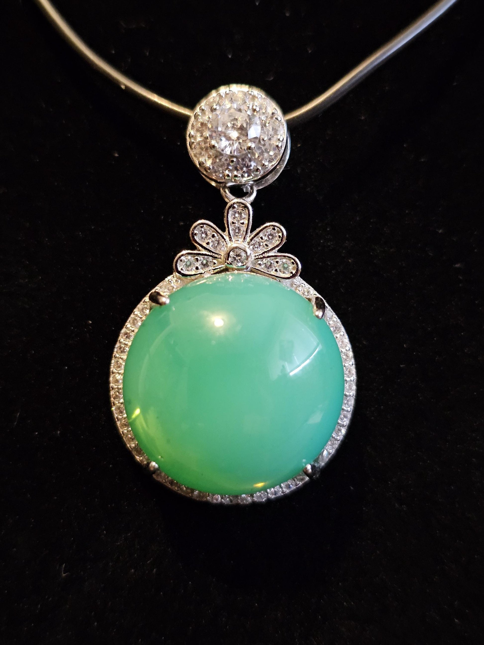 Uranium Glass Pendant new Sterling Silver with large vintage 18 mm cabachon round cut Uranium Glass stone that glows under black / UV light