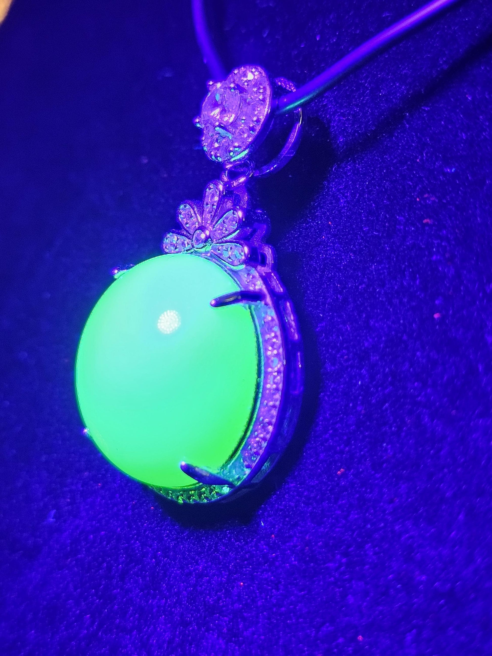 Uranium Glass Pendant new Sterling Silver with large vintage 18 mm cabachon round cut Uranium Glass stone that glows under black / UV light