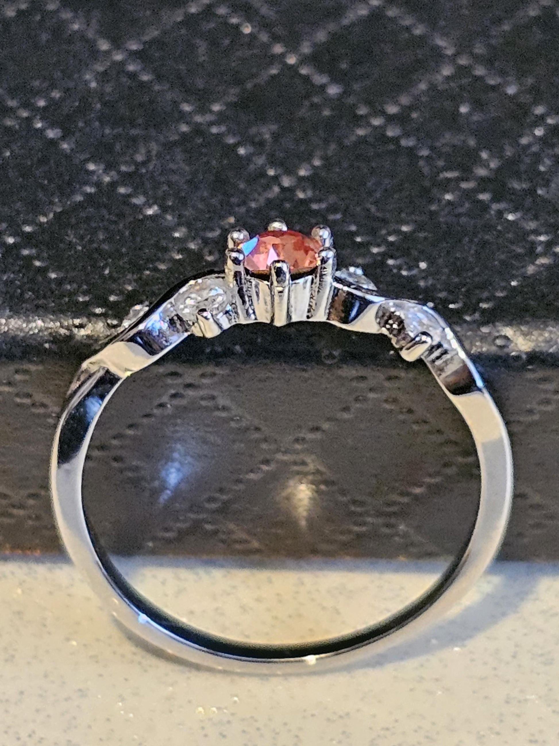 Uranium Glass Round cut ring size 9 new Silver Plated with a vintage rare Pink Uranium glass 4 mm stone that glows under black / UV light