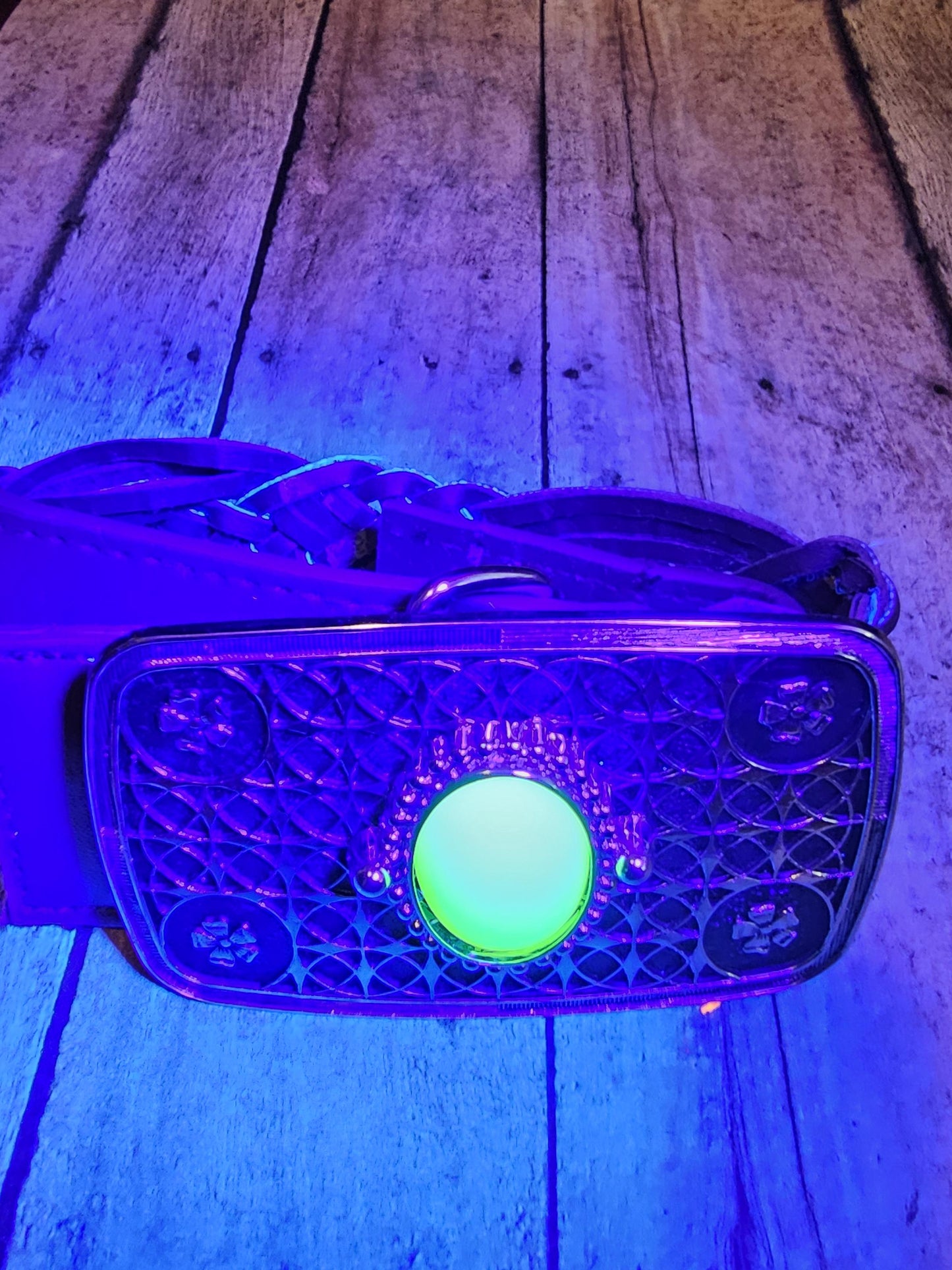 Uranium Glass Belt Buckle large 25x18 mm Oval cut Round top Cabochon cut vintage Uranium Glass stone that glows under black / UV light