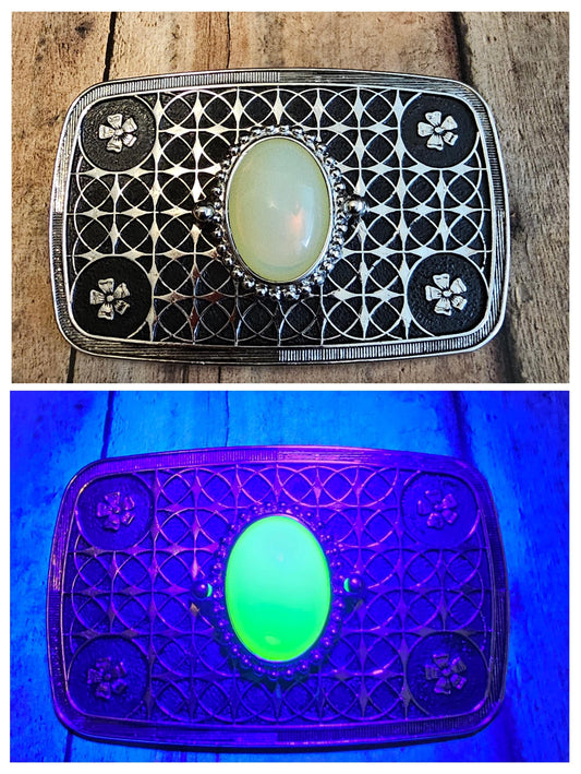 Uranium Glass Belt Buckle large 25x18 mm Oval cut Round top Cabochon cut vintage Uranium Glass stone that glows under black / UV light