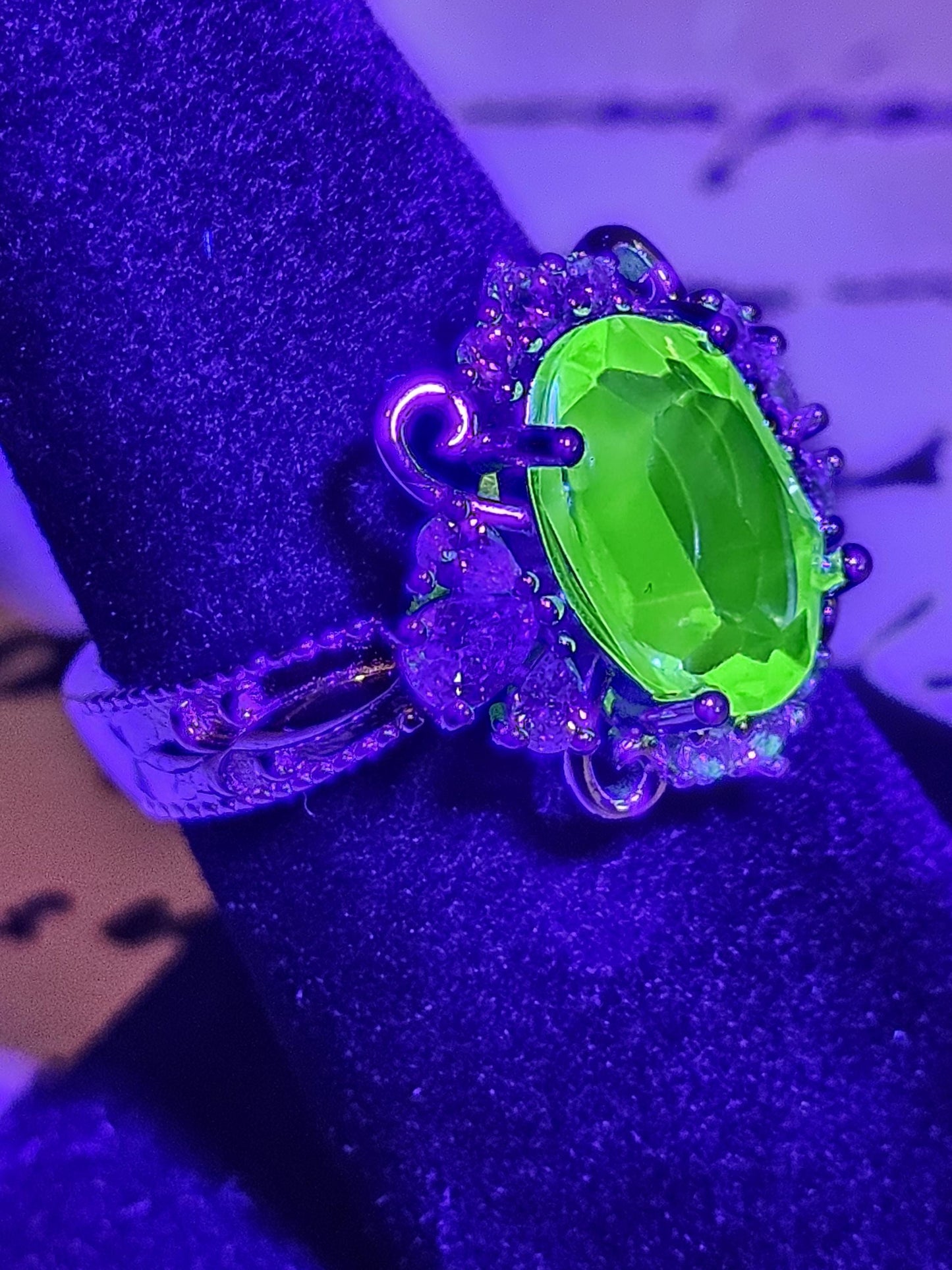 Uranium Glass Oval cut Ring Art Deco style size 7 with a vintage Uranium glass 12x8 mm Oval cut stone that glows under black / UV light