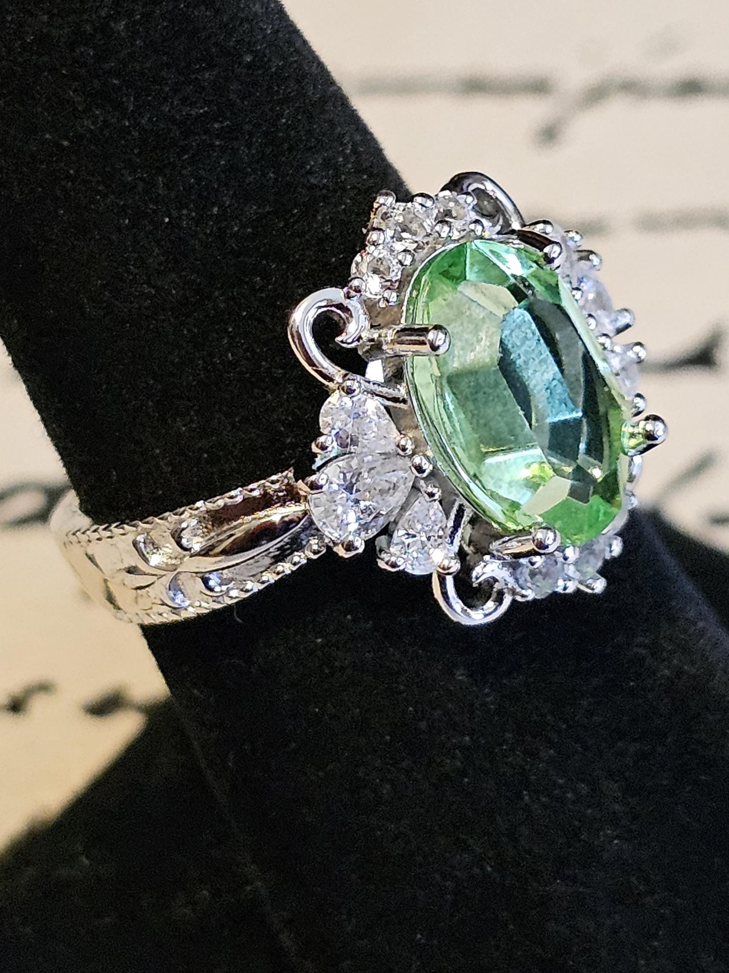 Uranium Glass Oval cut Ring Art Deco style size 7 with a vintage Uranium glass 12x8 mm Oval cut stone that glows under black / UV light