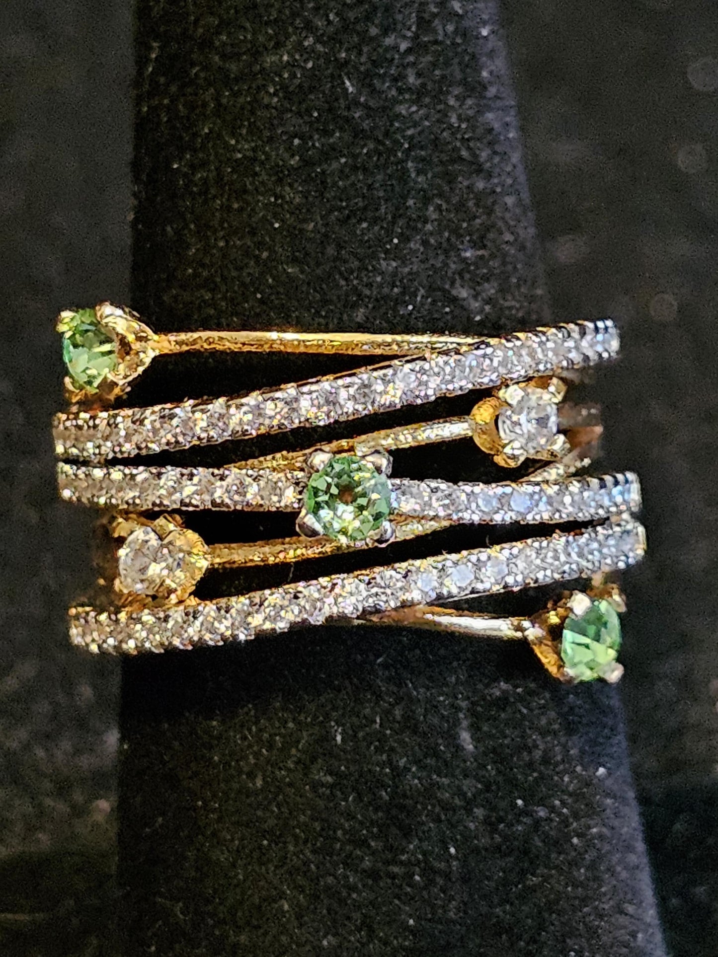 Uranium Glass Ring READ DESCRIPTION Yellow Gold-plated size 7 with three 3 mm Uranium glass stones that glow under black / UV light