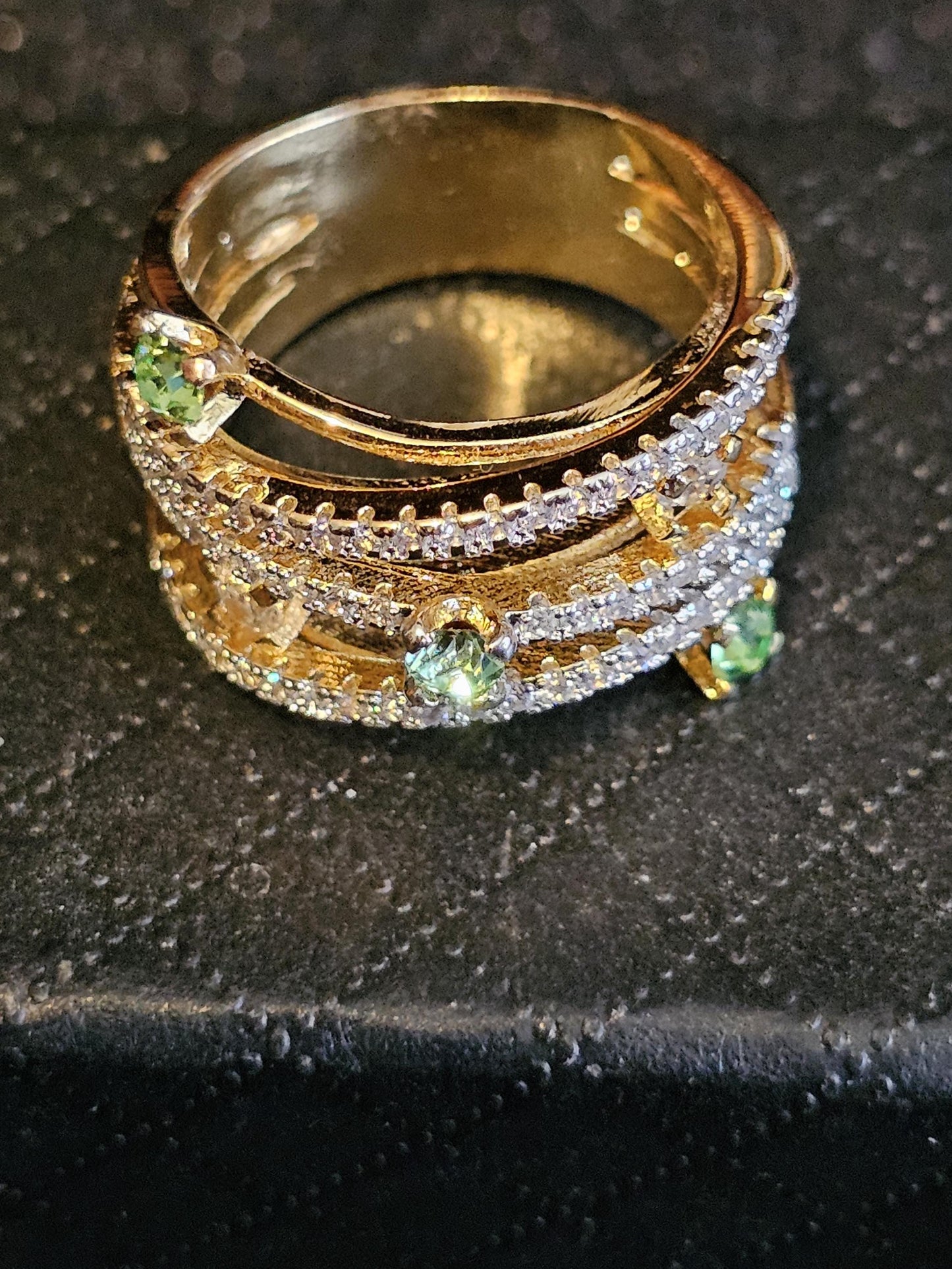 Uranium Glass Ring READ DESCRIPTION Yellow Gold-plated size 7 with three 3 mm Uranium glass stones that glow under black / UV light