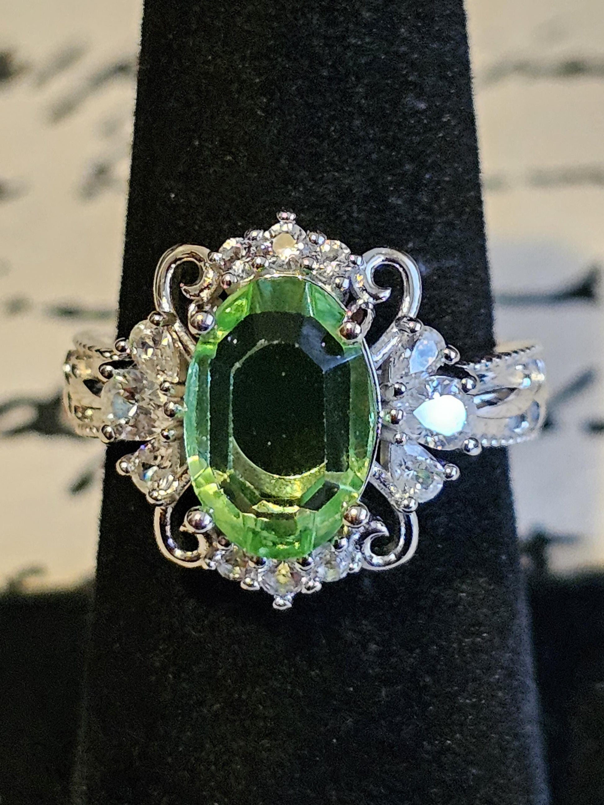 Uranium Glass Oval cut Ring Art Deco style size 7 with a vintage Uranium glass 12x8 mm Oval cut stone that glows under black / UV light