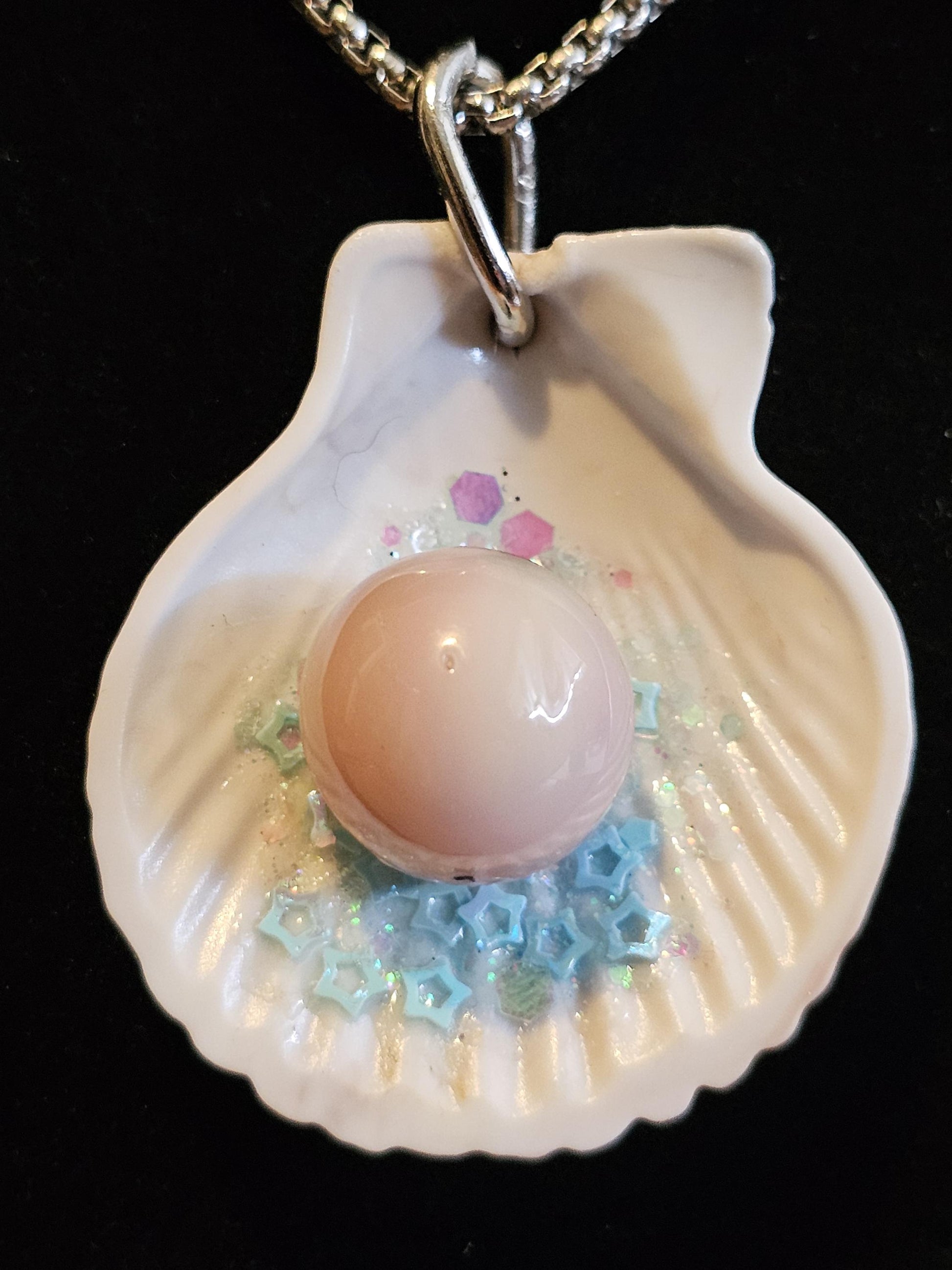 Uranium Glass Pendant "Pearl" in Shell with Stainless Steel chain and a vintage 15 mm Uranium Glass Marble that glows under black / UV light