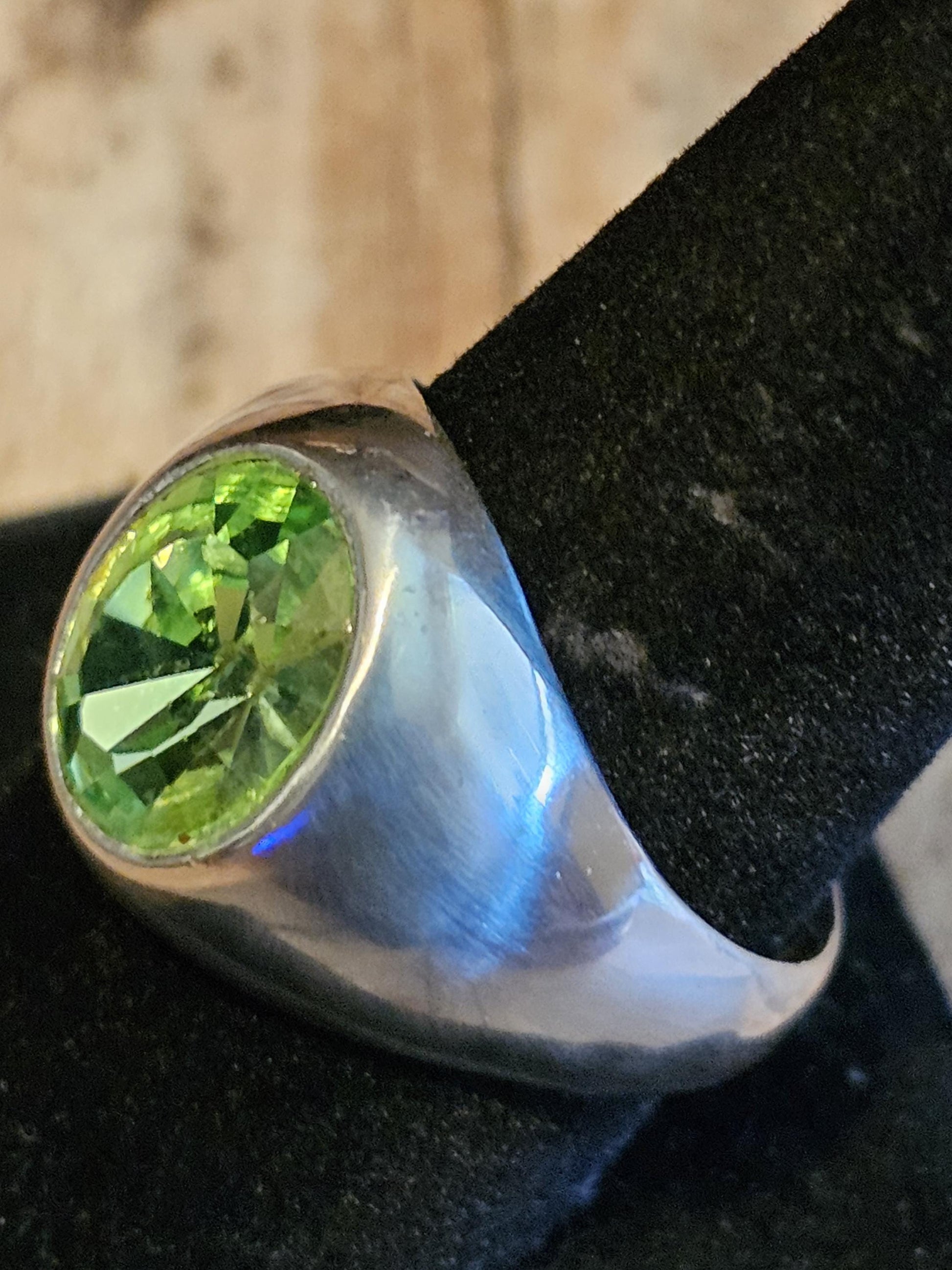 Uranium Glass Men's Ring size 10 new Sterling Silver with a vintage 12x10 mm Oval cut Uranium glass stone that glows under black / UV light