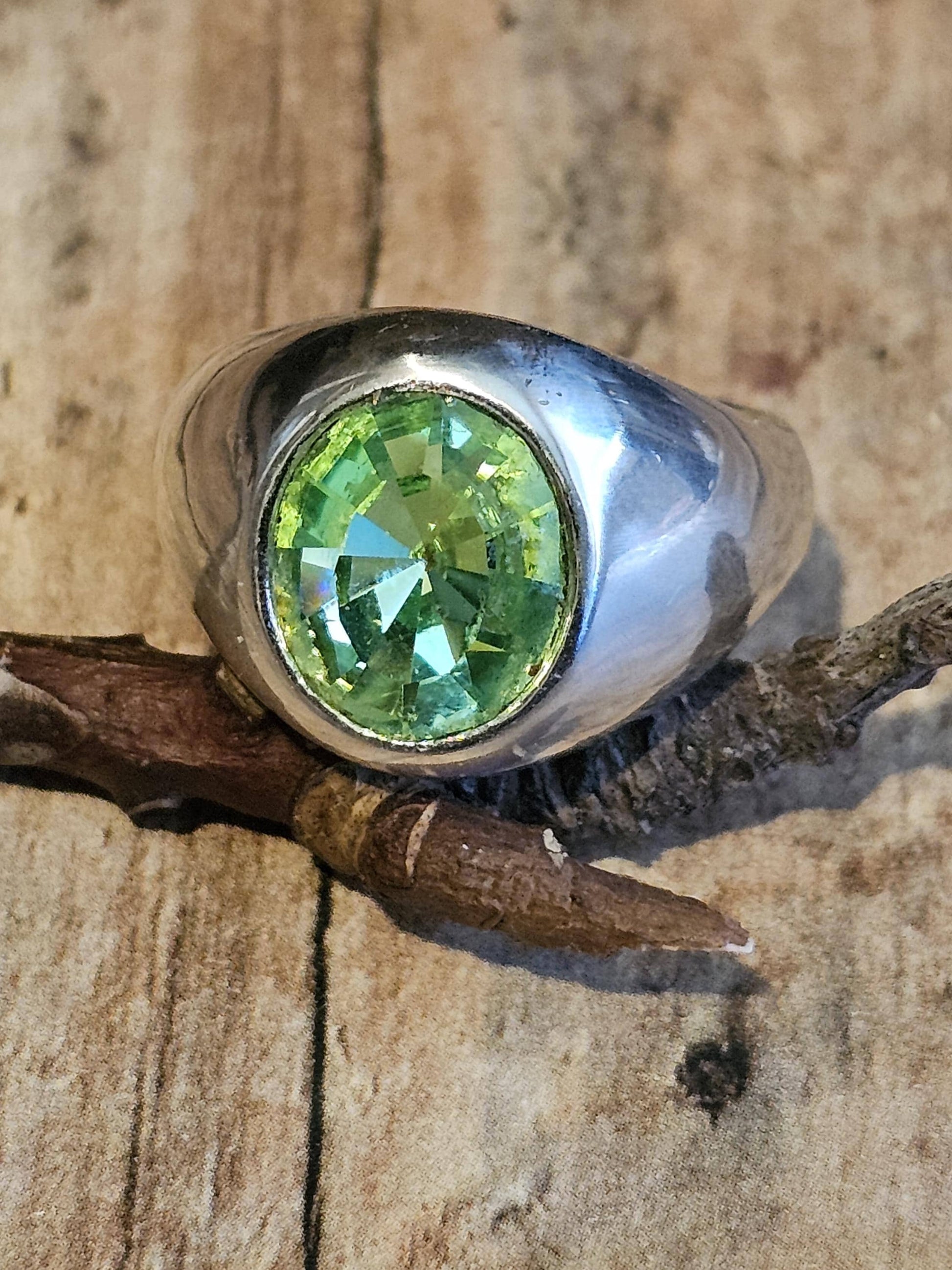 Uranium Glass Men's Ring size 10 new Sterling Silver with a vintage 12x10 mm Oval cut Uranium glass stone that glows under black / UV light