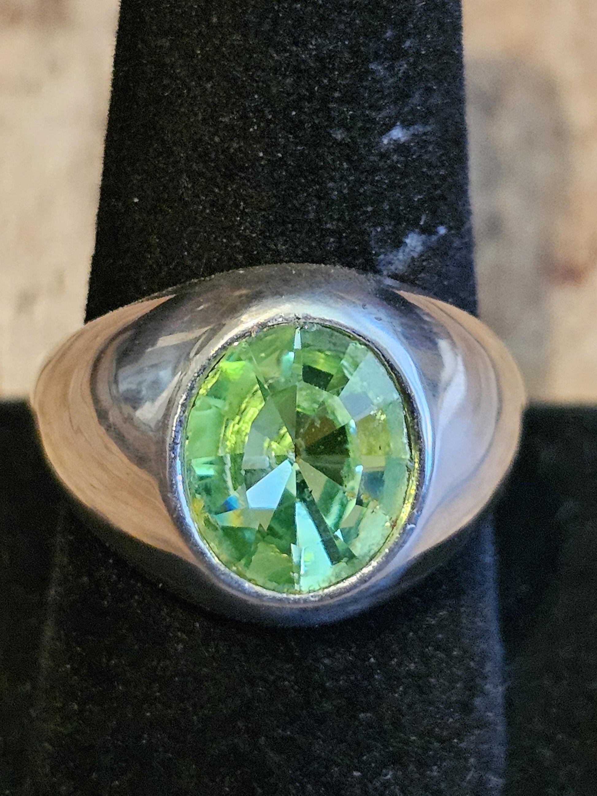Uranium Glass Men's Ring size 10 new Sterling Silver with a vintage 12x10 mm Oval cut Uranium glass stone that glows under black / UV light